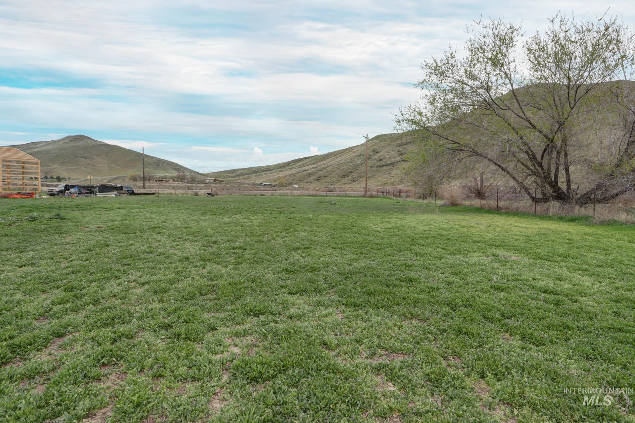 1583 Dustin Dr, Vale, Oregon 97918, 3 Bedrooms, 2 Bathrooms, Residential For Sale, Price $320,000, 98980074