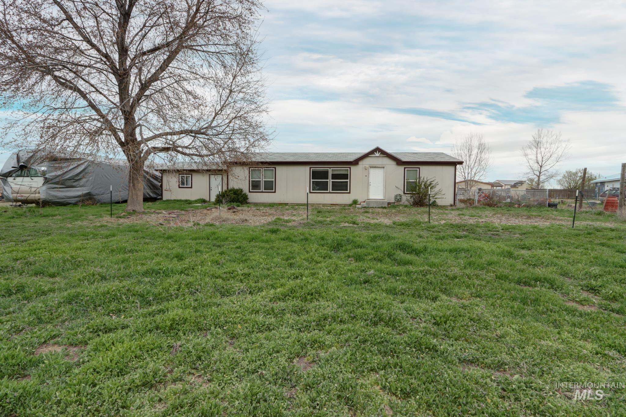 1583 Dustin Dr, Vale, Oregon 97918, 3 Bedrooms, 2 Bathrooms, Residential For Sale, Price $320,000, 98980074