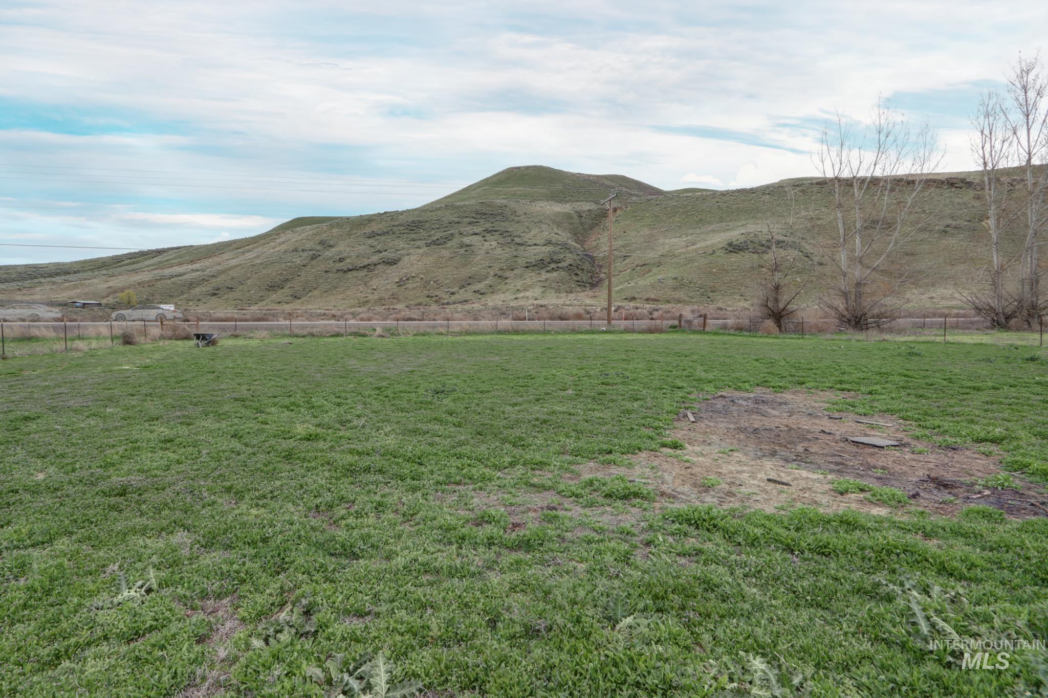 1583 Dustin Dr, Vale, Oregon 97918, 3 Bedrooms, 2 Bathrooms, Residential For Sale, Price $320,000, 98980074