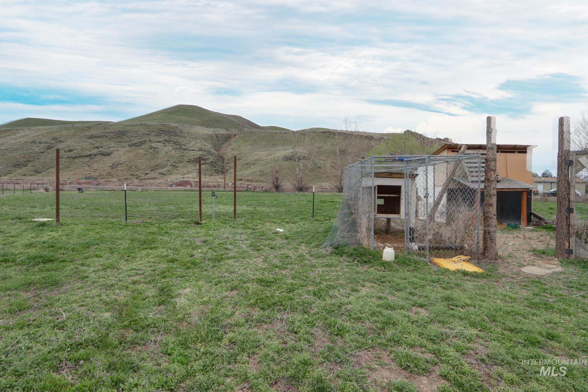 1583 Dustin Dr, Vale, Oregon 97918, 3 Bedrooms, 2 Bathrooms, Residential For Sale, Price $320,000, 98980074