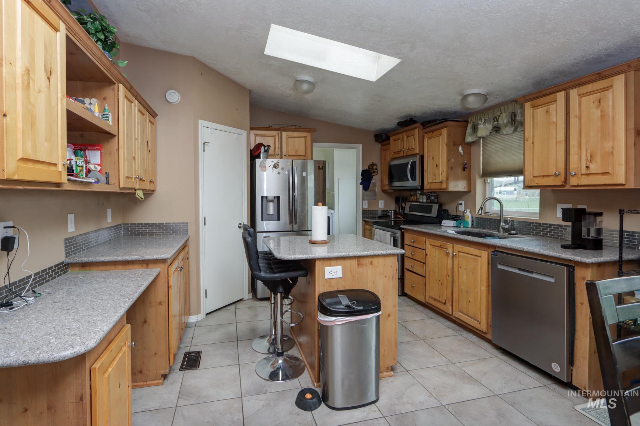 1583 Dustin Dr, Vale, Oregon 97918, 3 Bedrooms, 2 Bathrooms, Residential For Sale, Price $320,000, 98980074