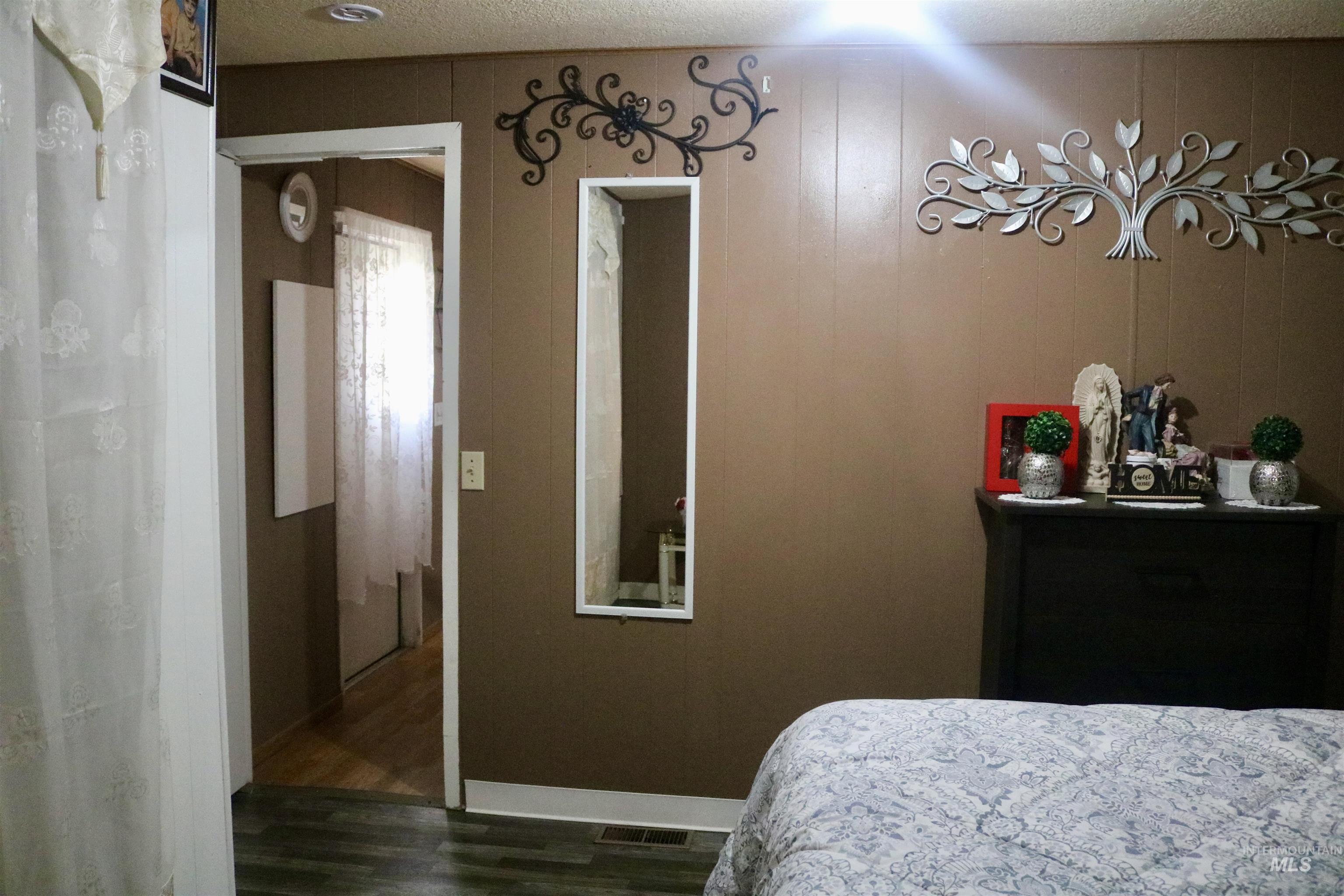 1410 Flamingo, Nampa, Idaho 83651, 3 Bedrooms, 1.5 Bathrooms, Residential For Sale, Price $74,900, 98980079