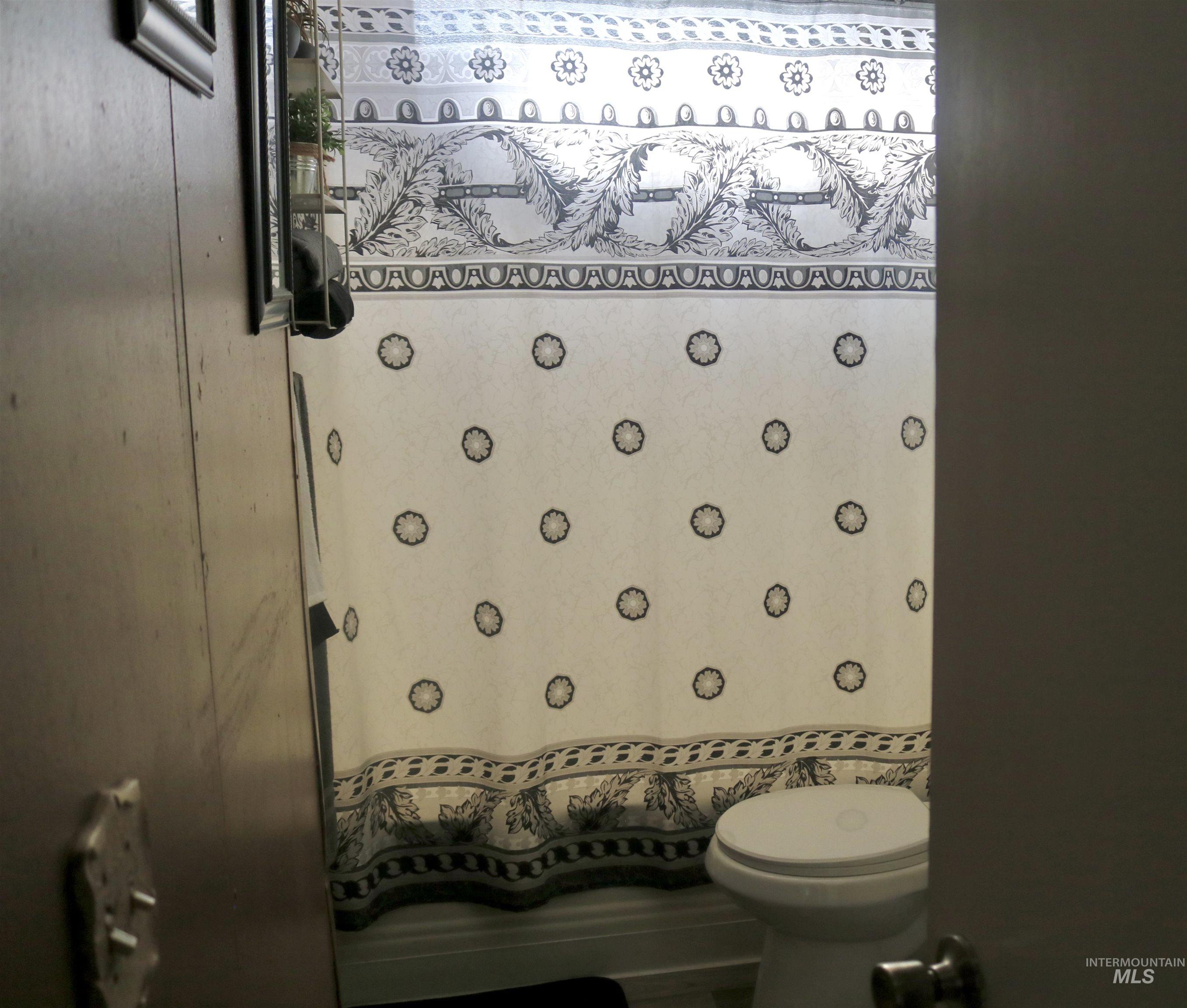 1410 Flamingo, Nampa, Idaho 83651, 3 Bedrooms, 1.5 Bathrooms, Residential For Sale, Price $74,900, 98980079