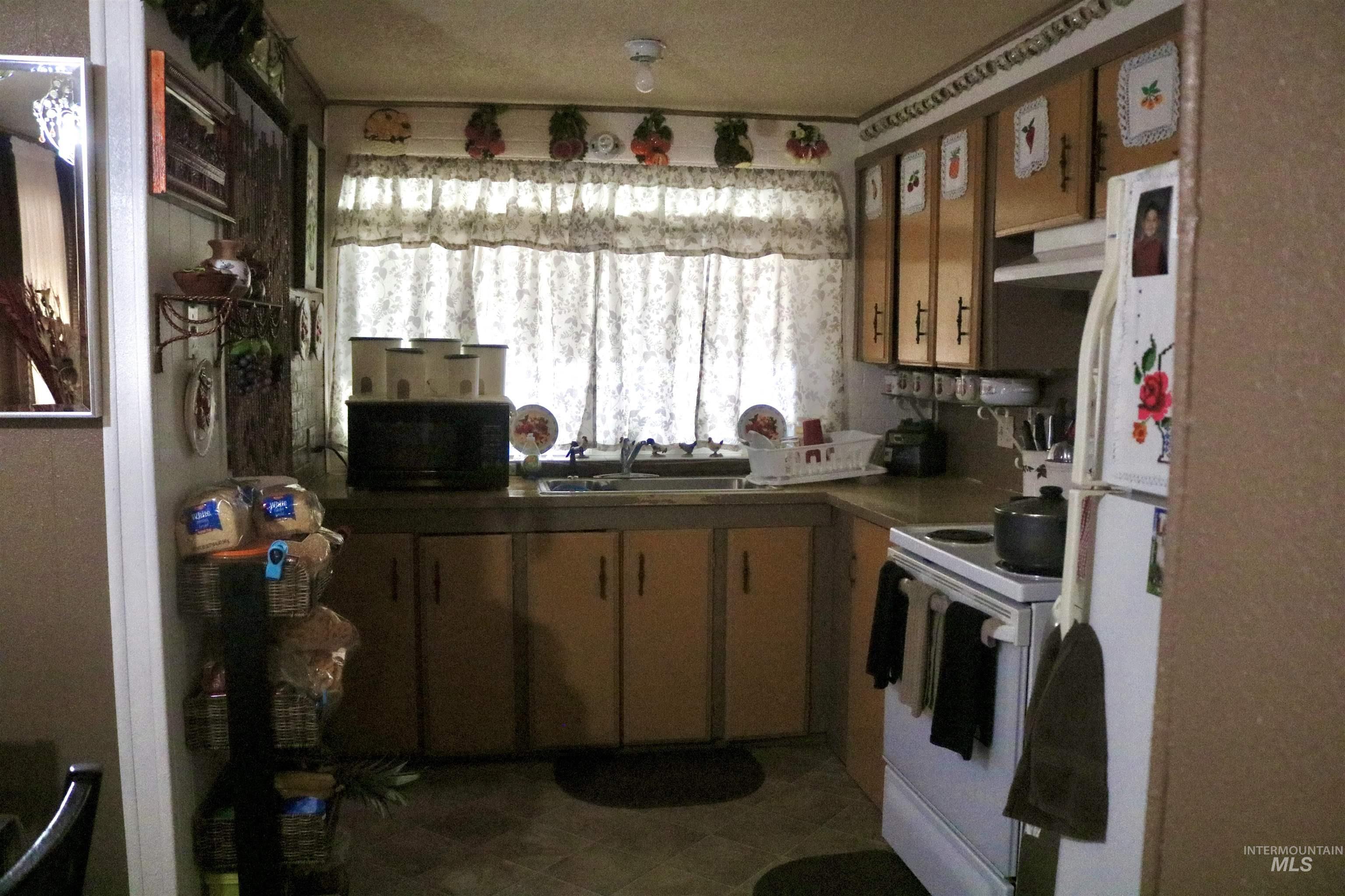 1410 Flamingo, Nampa, Idaho 83651, 3 Bedrooms, 1.5 Bathrooms, Residential For Sale, Price $74,900, 98980079