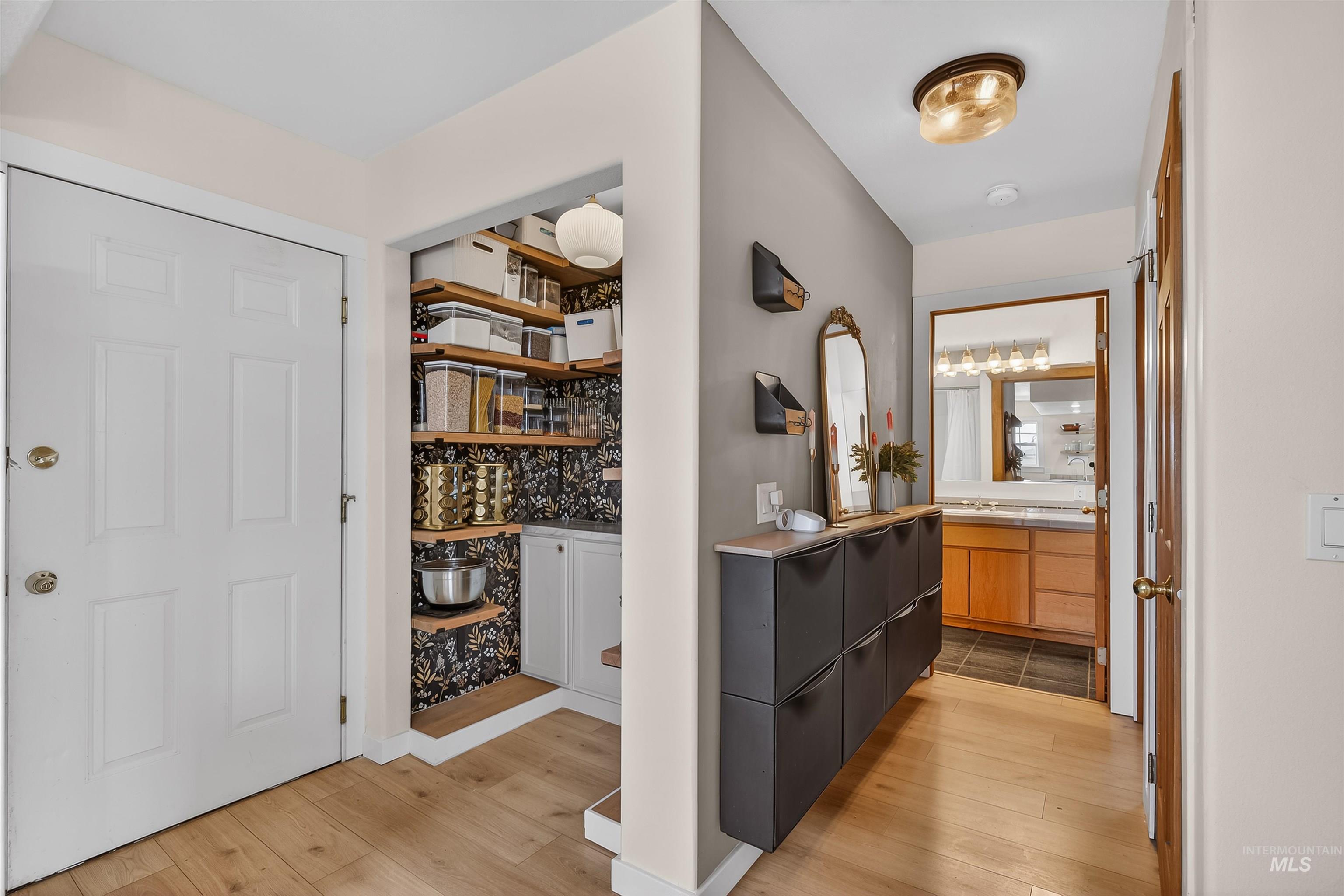 6598 Cougar Ridge Road, Lewiston, Idaho 83501, 4 Bedrooms, 3 Bathrooms, Residential For Sale, Price $689,000,MLS 98980081