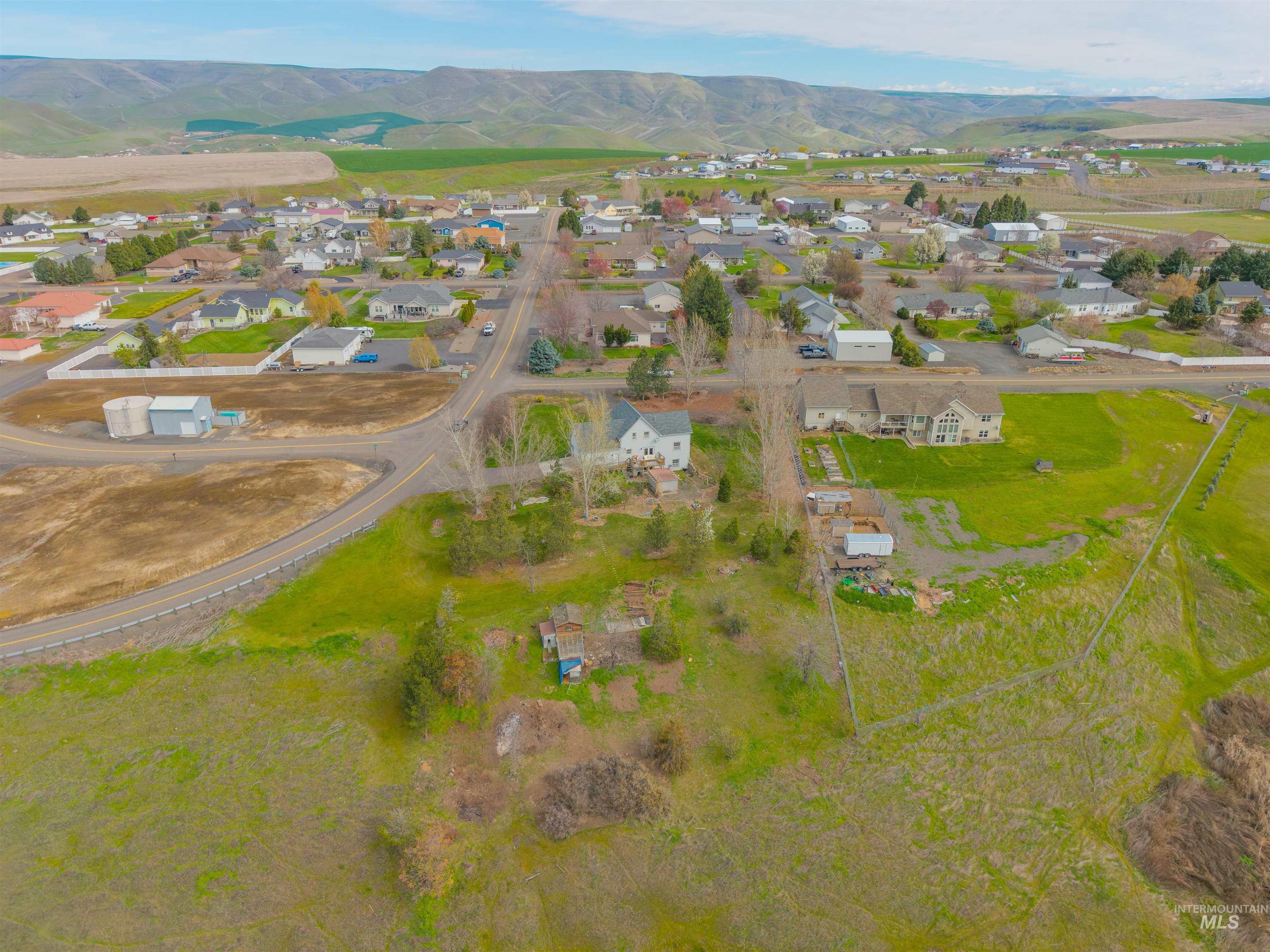 6598 Cougar Ridge Road, Lewiston, Idaho 83501, 4 Bedrooms, 3 Bathrooms, Residential For Sale, Price $689,000,MLS 98980081