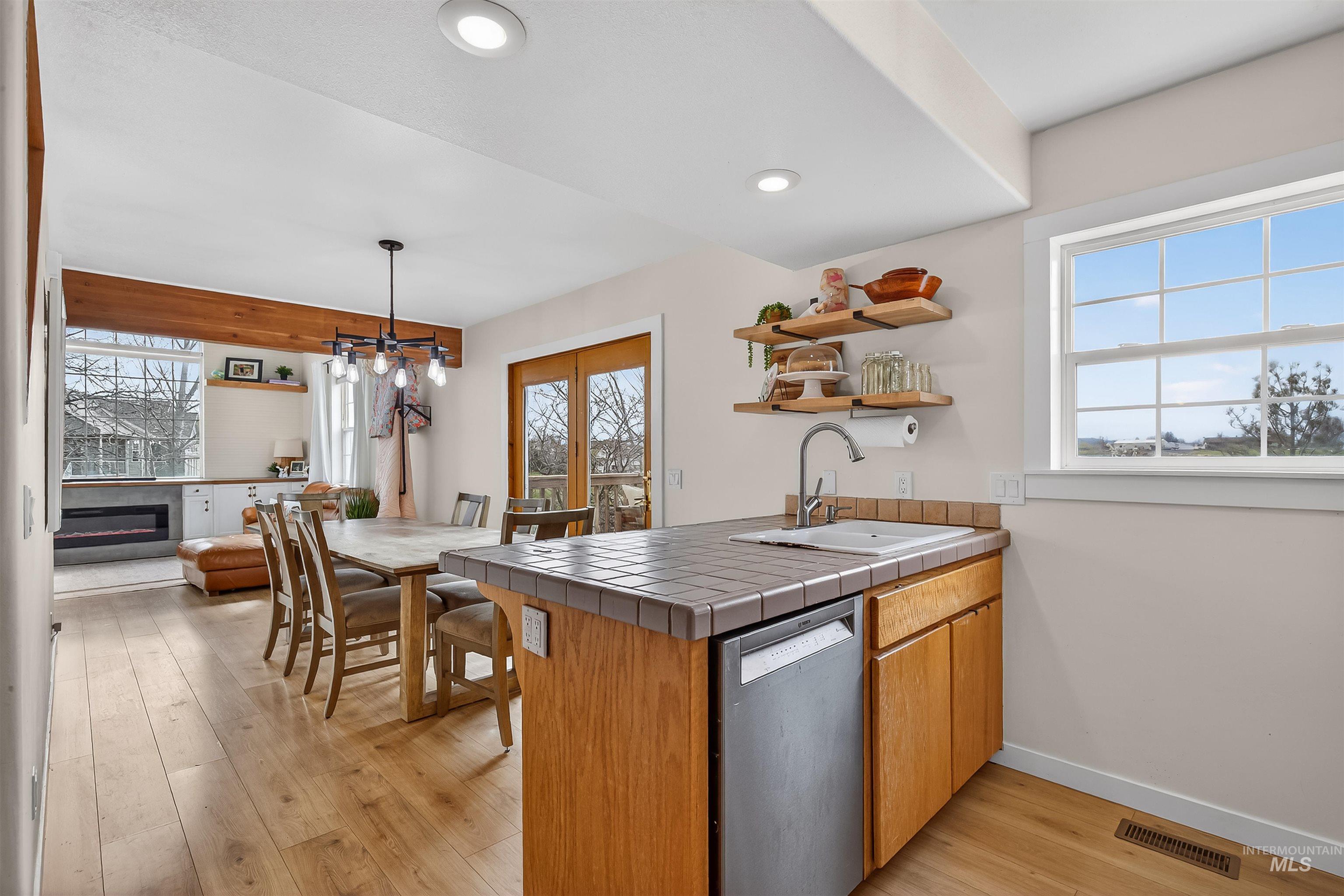 6598 Cougar Ridge Road, Lewiston, Idaho 83501, 4 Bedrooms, 3 Bathrooms, Residential For Sale, Price $689,000,MLS 98980081