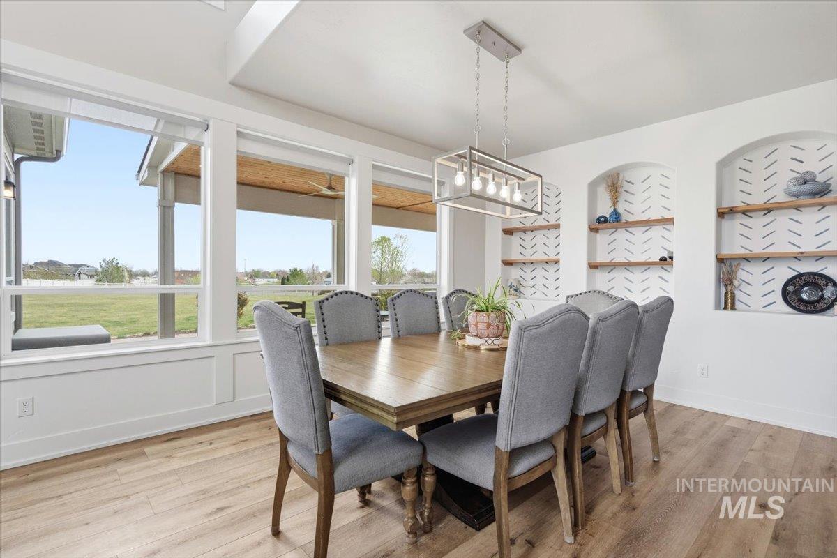 1282 Cimarron Court, Middleton, Idaho 83644, 5 Bedrooms, 3 Bathrooms, Residential For Sale, Price $959,000,MLS 98980082