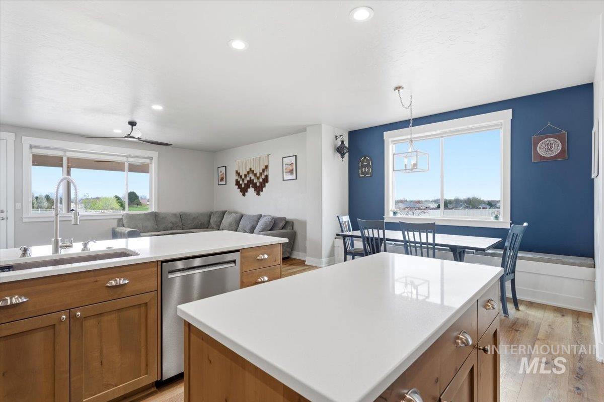 1282 Cimarron Court, Middleton, Idaho 83644, 5 Bedrooms, 3 Bathrooms, Residential For Sale, Price $959,000,MLS 98980082