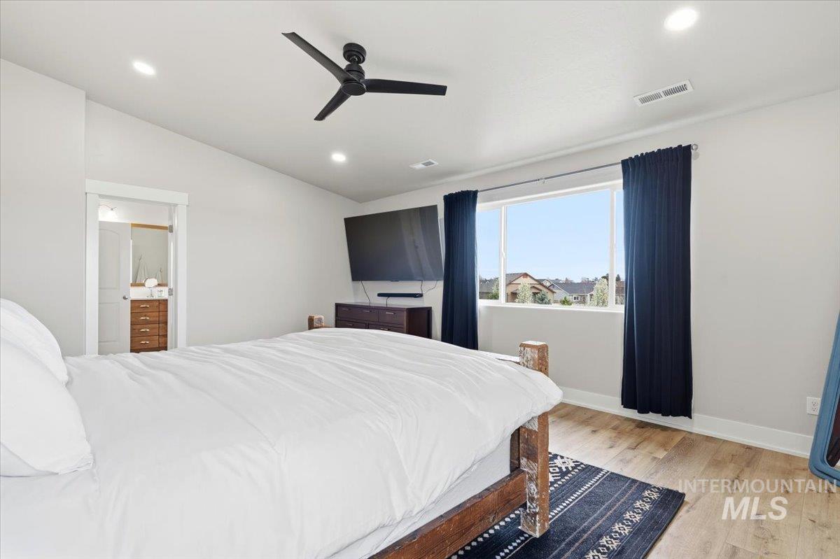 1282 Cimarron Court, Middleton, Idaho 83644, 5 Bedrooms, 3 Bathrooms, Residential For Sale, Price $959,000,MLS 98980082