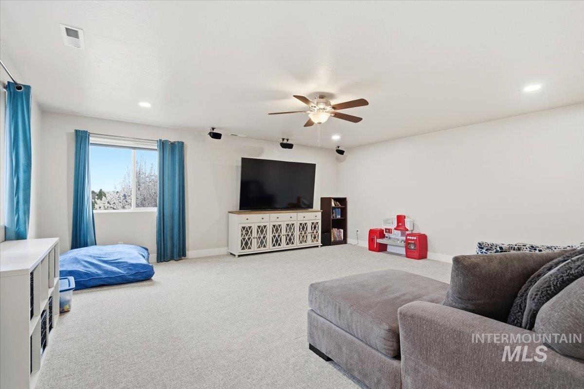 1282 Cimarron Court, Middleton, Idaho 83644, 5 Bedrooms, 3 Bathrooms, Residential For Sale, Price $959,000,MLS 98980082