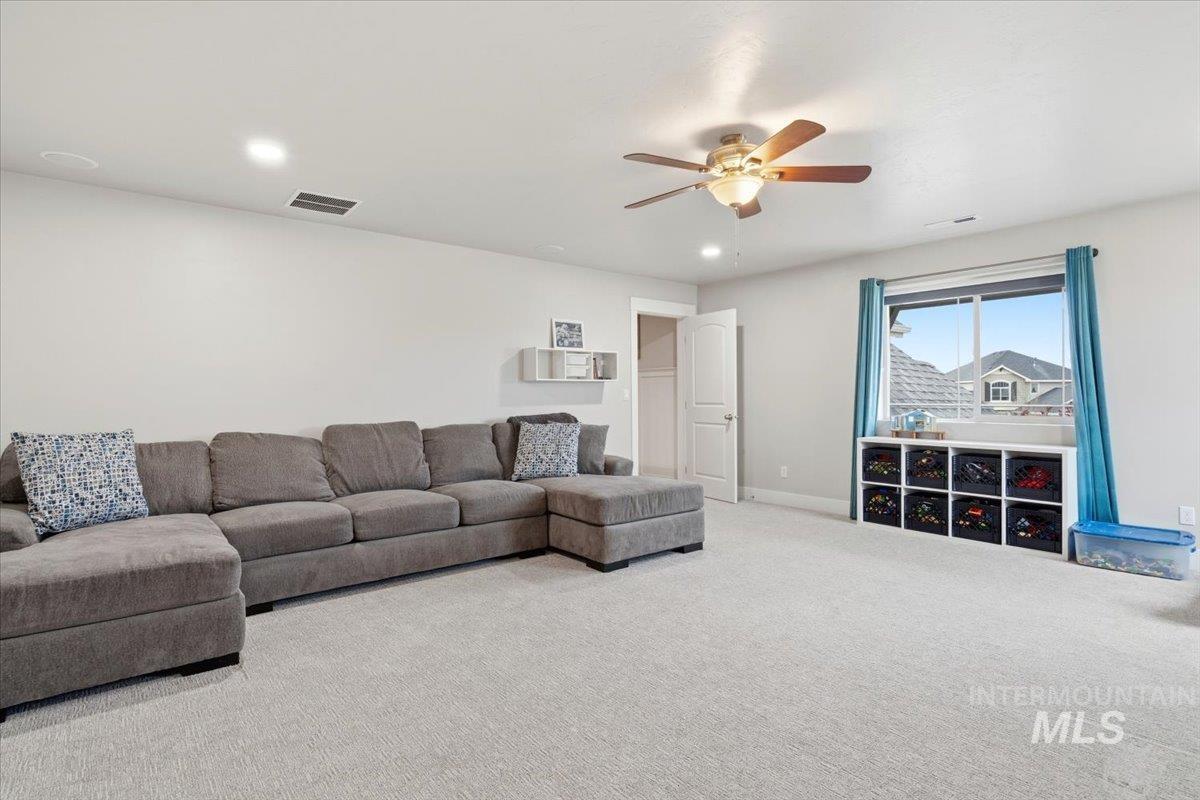 1282 Cimarron Court, Middleton, Idaho 83644, 5 Bedrooms, 3 Bathrooms, Residential For Sale, Price $959,000,MLS 98980082