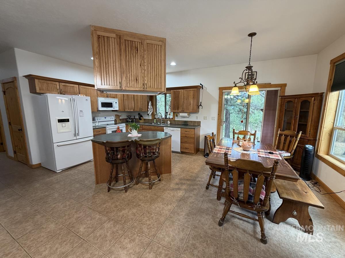 7 Carey Way, Cascade, Idaho 83611, 2 Bedrooms, 2 Bathrooms, Residential For Sale, Price $764,900,MLS 98980085