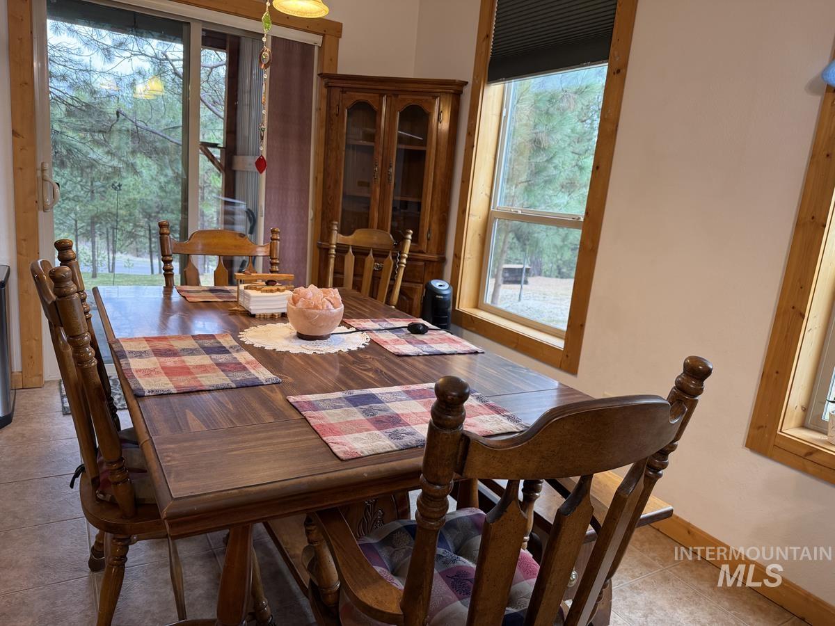 7 Carey Way, Cascade, Idaho 83611, 2 Bedrooms, 2 Bathrooms, Residential For Sale, Price $764,900, 98980085