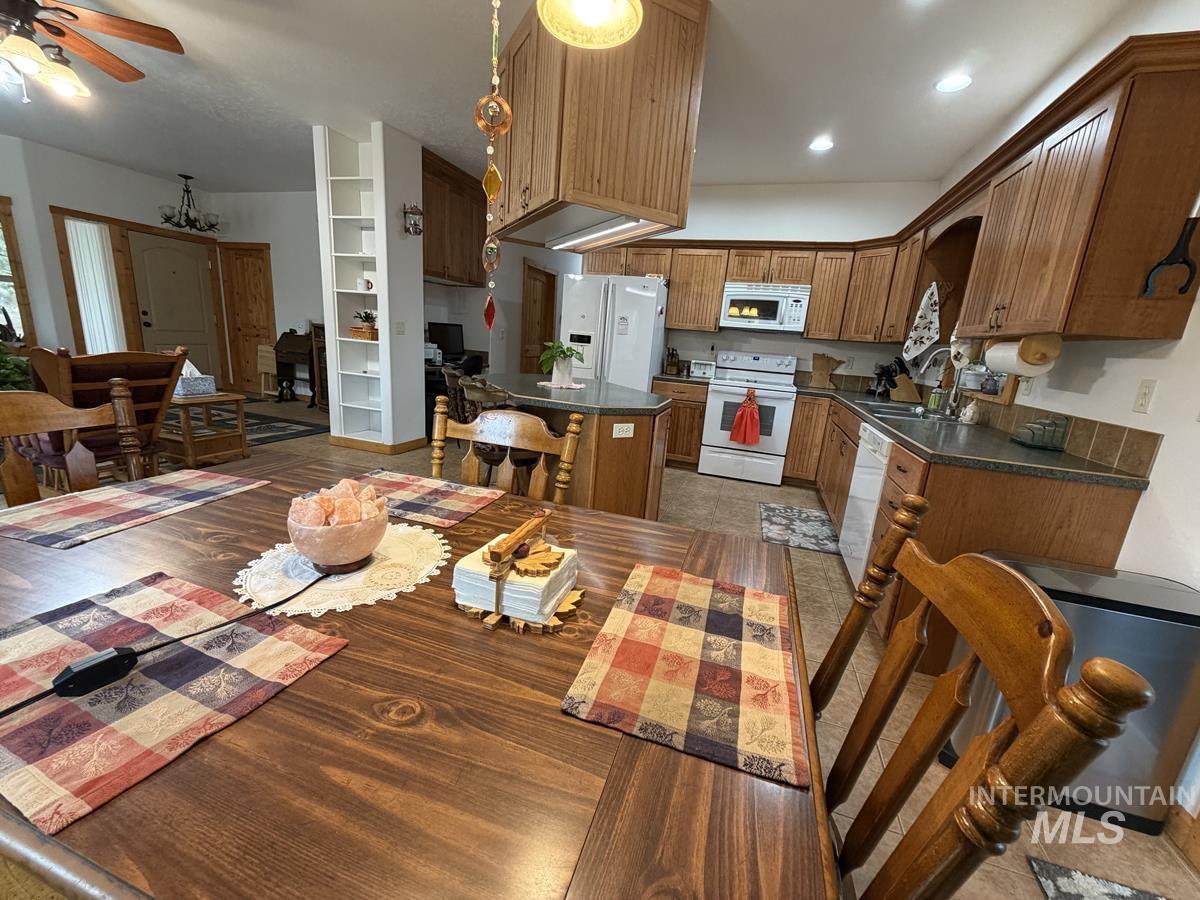 7 Carey Way, Cascade, Idaho 83611, 2 Bedrooms, 2 Bathrooms, Residential For Sale, Price $764,900, 98980085