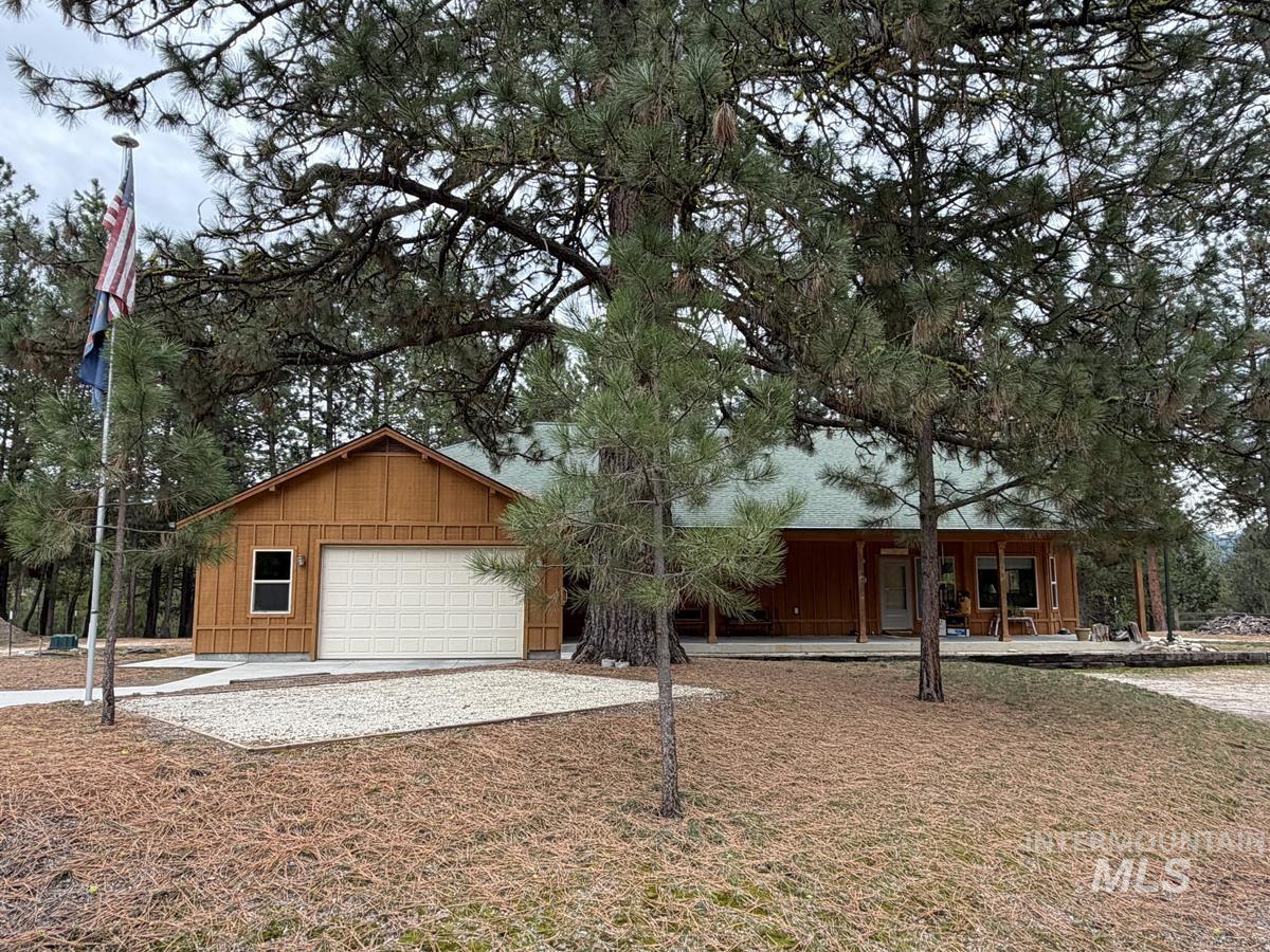 7 Carey Way, Cascade, Idaho 83611, 2 Bedrooms, 2 Bathrooms, Residential For Sale, Price $764,900, 98980085