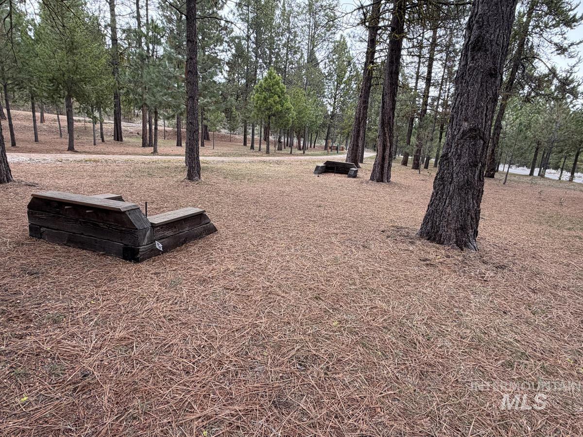 7 Carey Way, Cascade, Idaho 83611, 2 Bedrooms, 2 Bathrooms, Residential For Sale, Price $764,900, 98980085