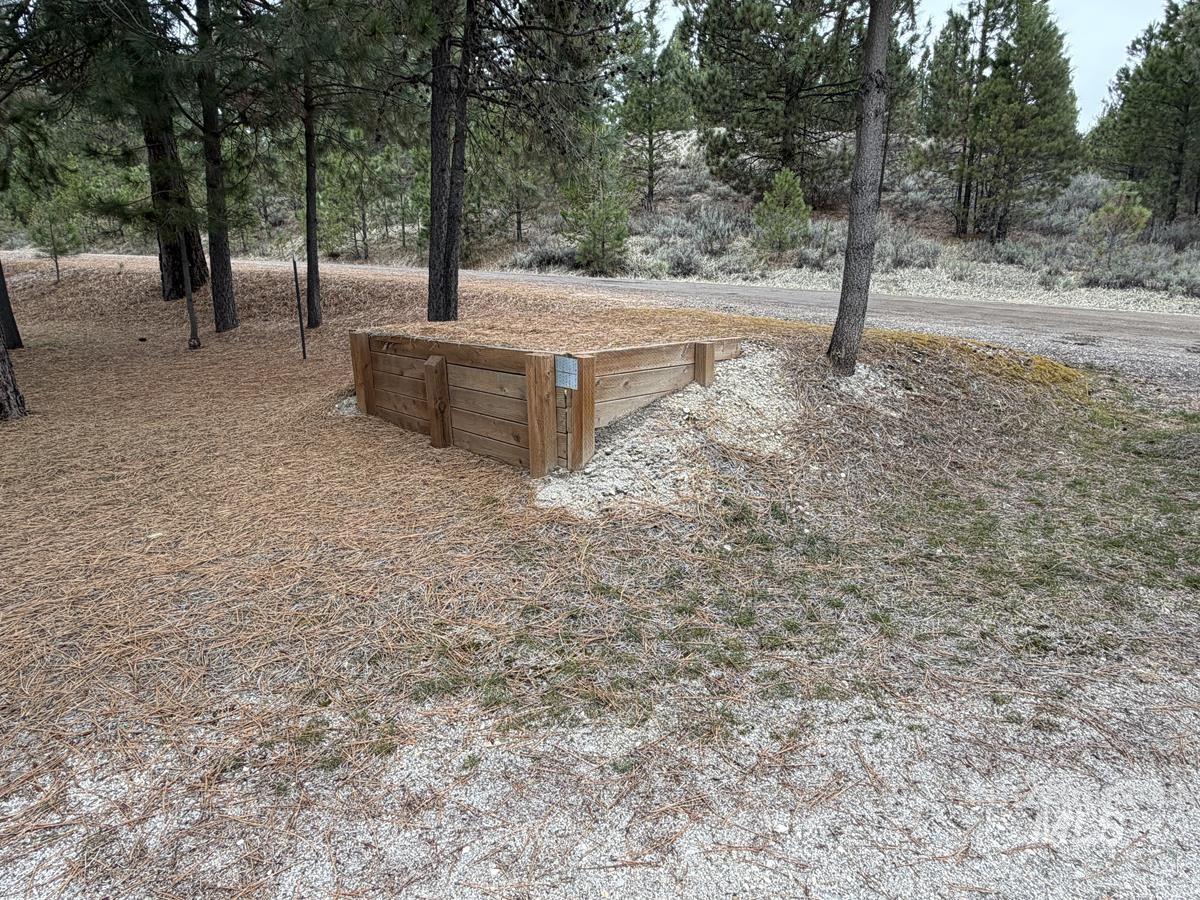 7 Carey Way, Cascade, Idaho 83611, 2 Bedrooms, 2 Bathrooms, Residential For Sale, Price $764,900, 98980085