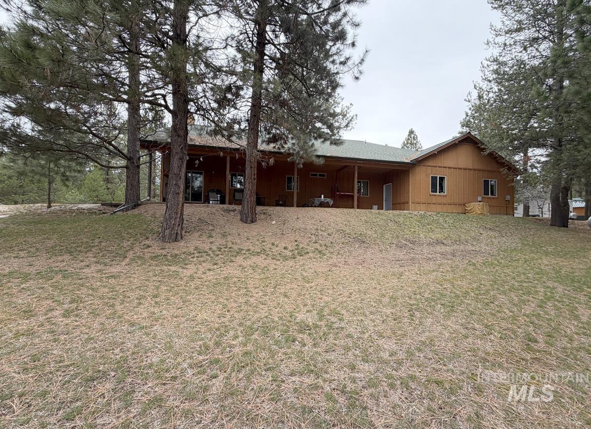 7 Carey Way, Cascade, Idaho 83611, 2 Bedrooms, 2 Bathrooms, Residential For Sale, Price $764,900, 98980085