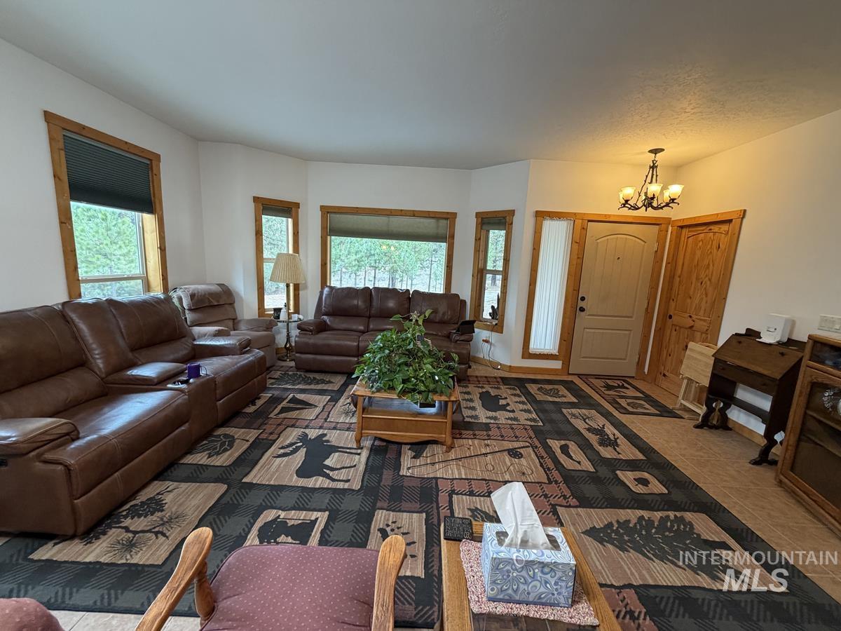 7 Carey Way, Cascade, Idaho 83611, 2 Bedrooms, 2 Bathrooms, Residential For Sale, Price $764,900,MLS 98980085