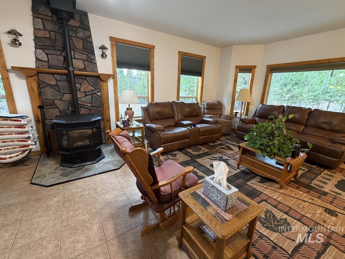 7 Carey Way, Cascade, Idaho 83611, 2 Bedrooms, 2 Bathrooms, Residential For Sale, Price $764,900,MLS 98980085