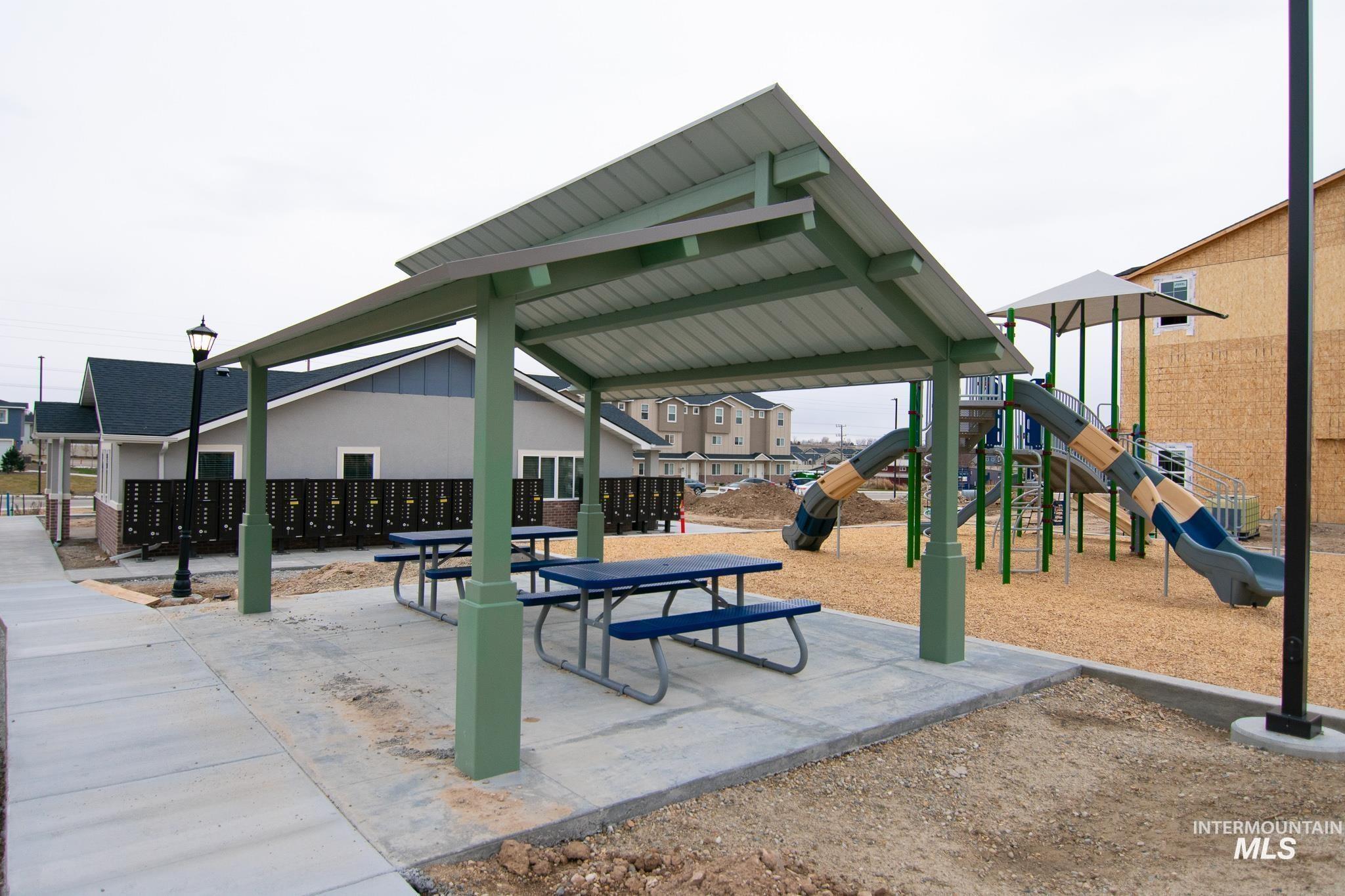 4055 Bunny Hill Lane, Meridian, Idaho 83642, 3 Bedrooms, 2 Bathrooms, Residential Income For Sale, Price $649,900, 98980091