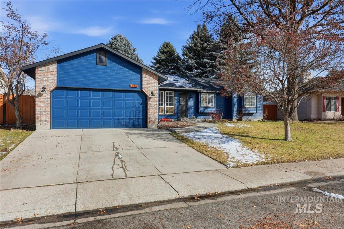 1378 N Trail Creek Way, Eagle, Idaho 83616, 3 Bedrooms, 2 Bathrooms, Residential For Sale, Price $499,000,MLS 98980092