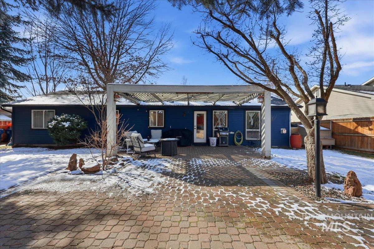 1378 N Trail Creek Way, Eagle, Idaho 83616, 3 Bedrooms, 2 Bathrooms, Residential For Sale, Price $499,000,MLS 98980092