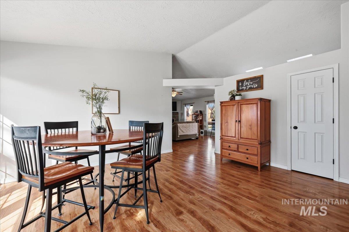 1378 N Trail Creek Way, Eagle, Idaho 83616, 3 Bedrooms, 2 Bathrooms, Residential For Sale, Price $499,000,MLS 98980092