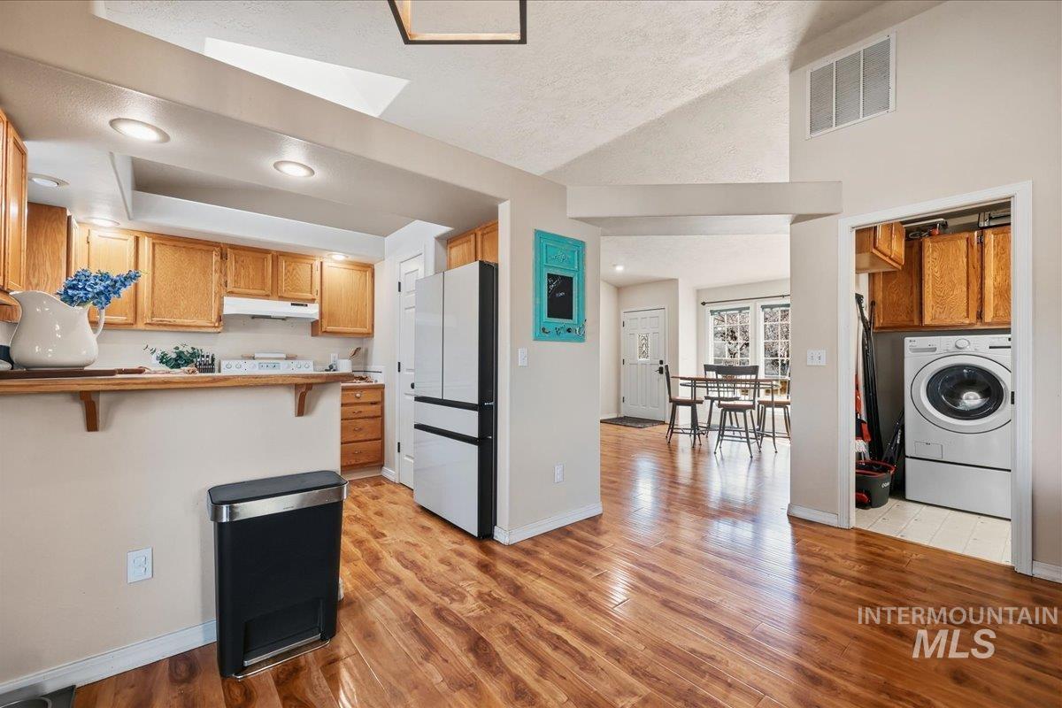 1378 N Trail Creek Way, Eagle, Idaho 83616, 3 Bedrooms, 2 Bathrooms, Residential For Sale, Price $499,000,MLS 98980092