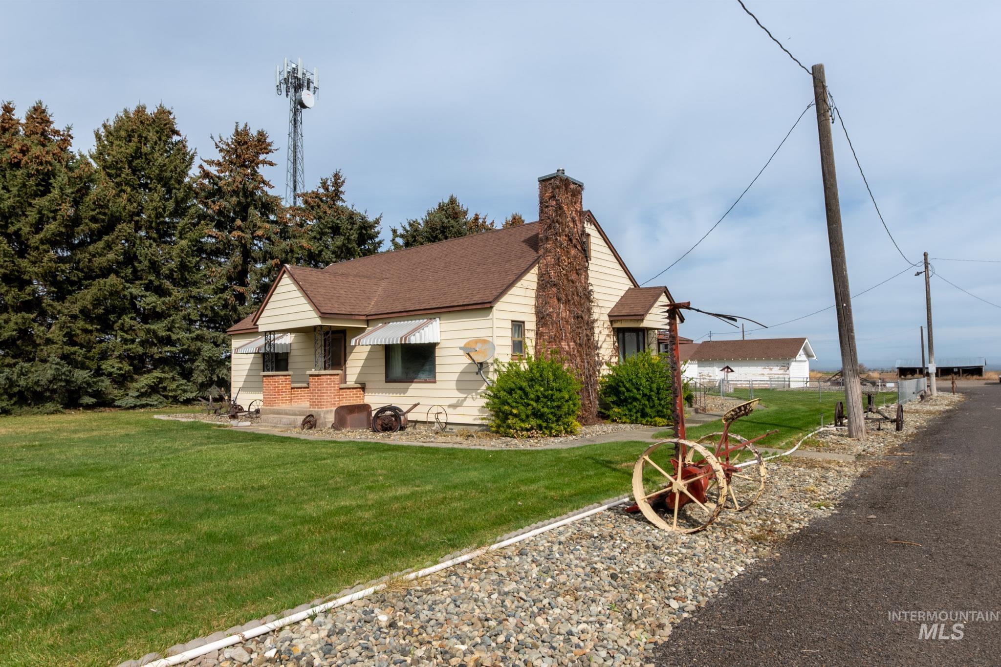 2088 E 3700 N, Filer, Idaho 83328, 3 Bedrooms, 1 Bathroom, Residential For Sale, Price $575,000,MLS 98980094