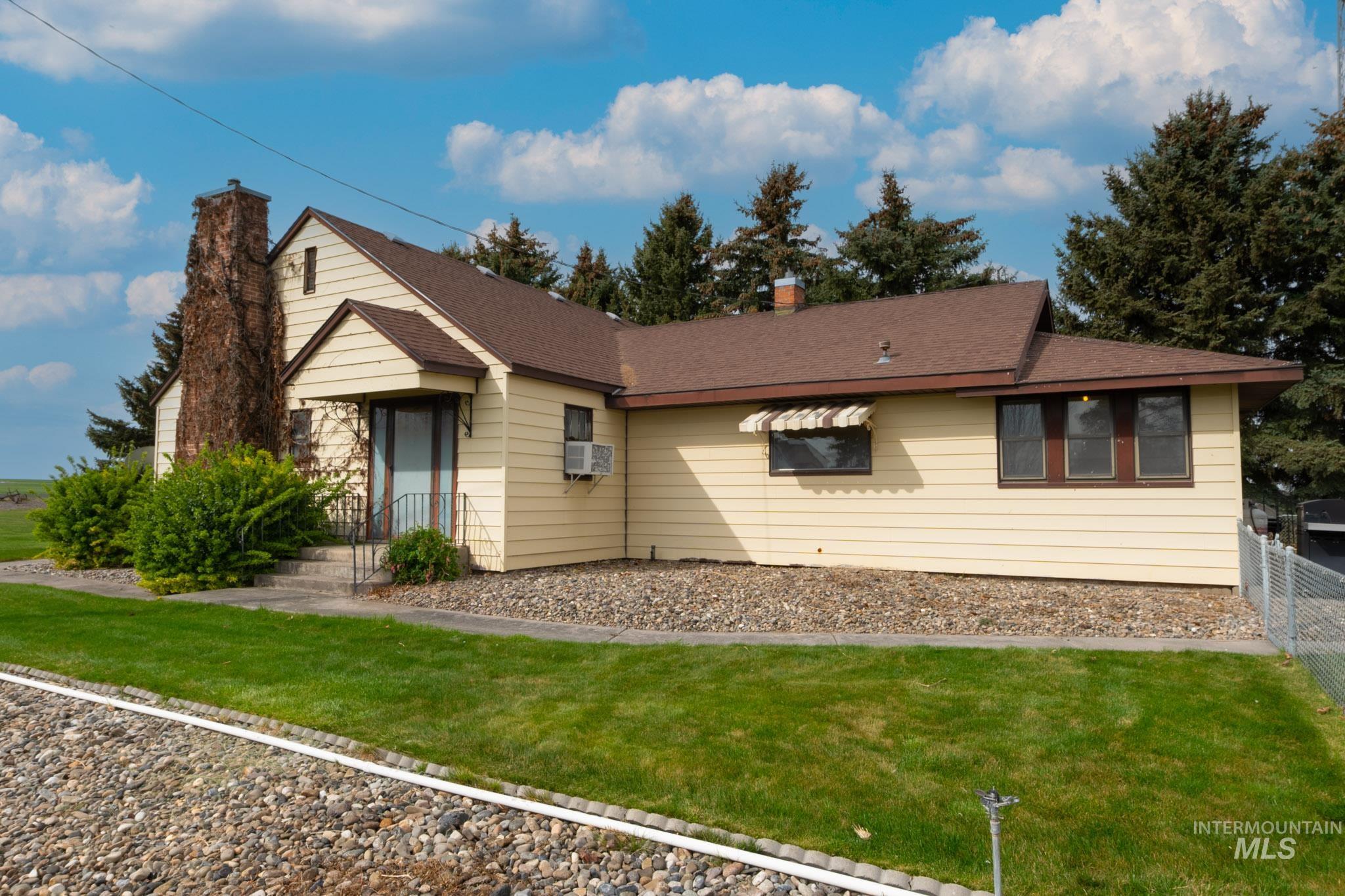 2088 E 3700 N, Filer, Idaho 83328, 3 Bedrooms, 1 Bathroom, Residential For Sale, Price $575,000,MLS 98980094