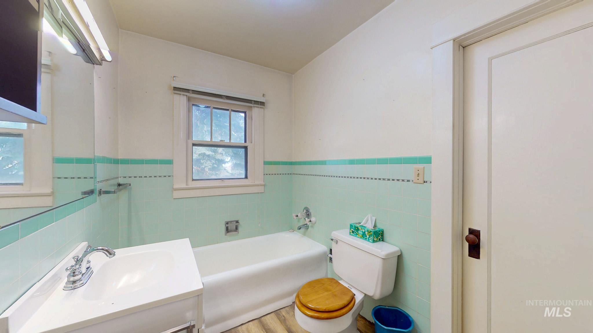 2088 E 3700 N, Filer, Idaho 83328, 3 Bedrooms, 1 Bathroom, Residential For Sale, Price $575,000,MLS 98980094