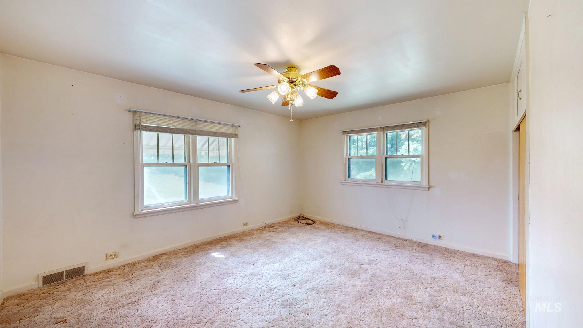 2088 E 3700 N, Filer, Idaho 83328, 3 Bedrooms, 1 Bathroom, Residential For Sale, Price $575,000,MLS 98980094