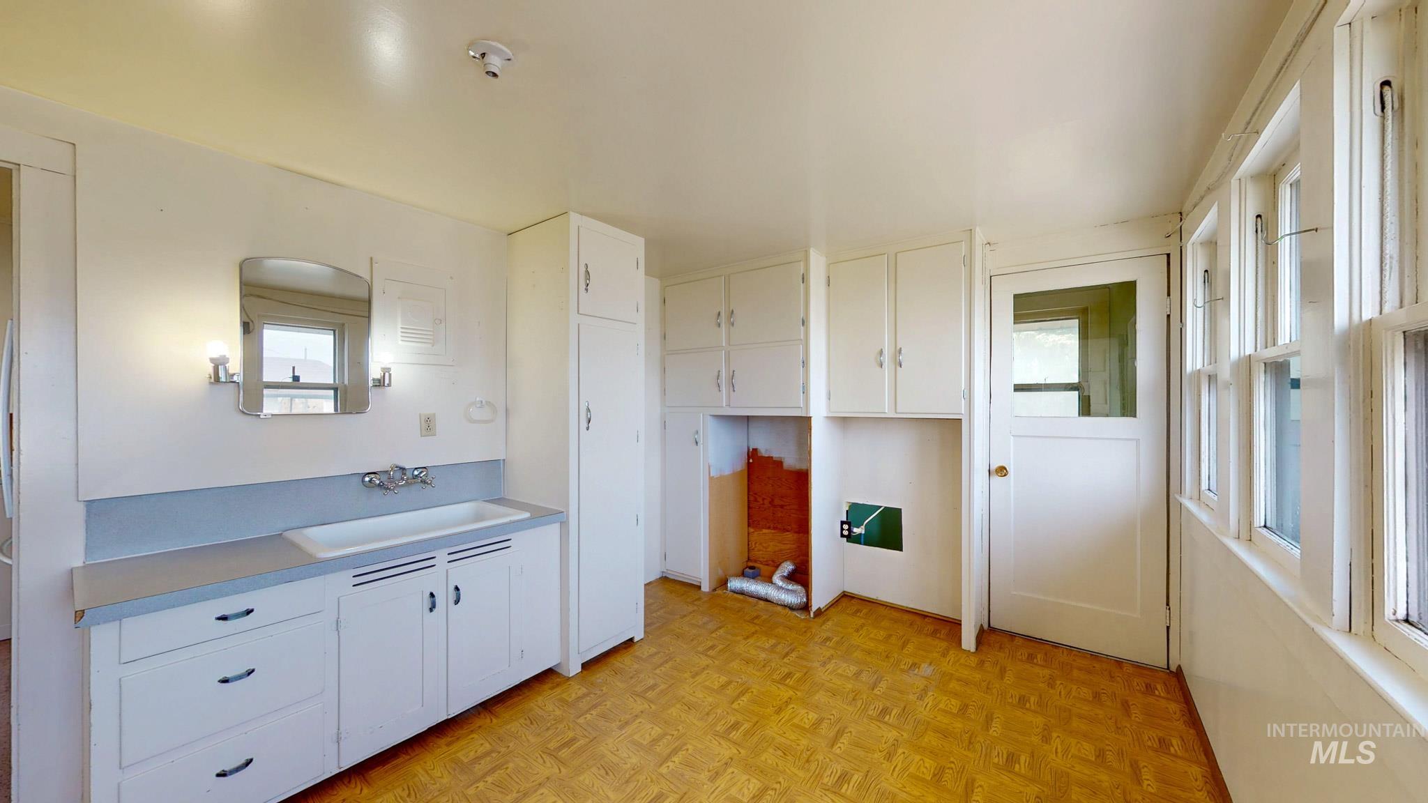 2088 E 3700 N, Filer, Idaho 83328, 3 Bedrooms, 1 Bathroom, Residential For Sale, Price $575,000,MLS 98980094