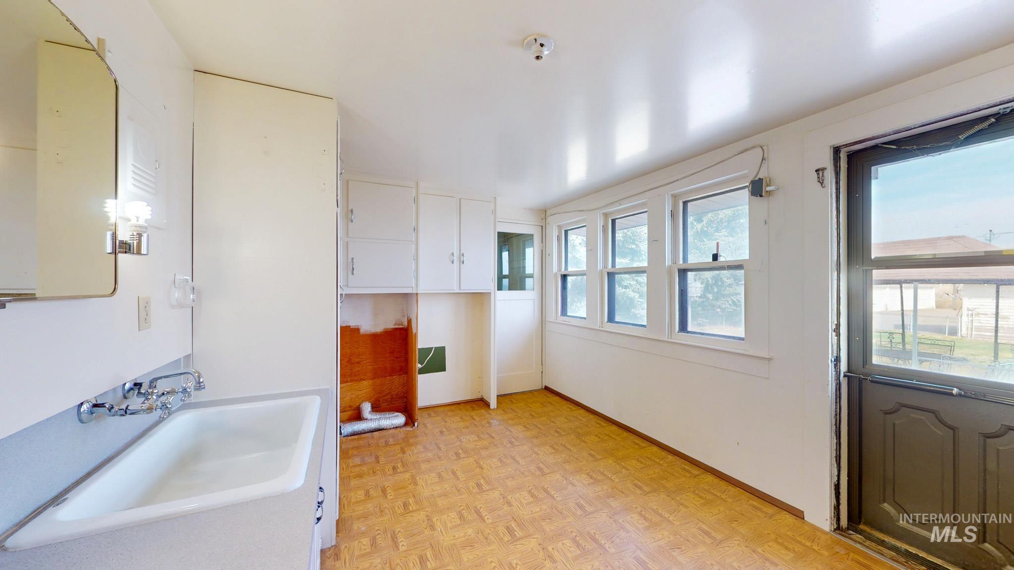 2088 E 3700 N, Filer, Idaho 83328, 3 Bedrooms, 1 Bathroom, Residential For Sale, Price $575,000,MLS 98980094