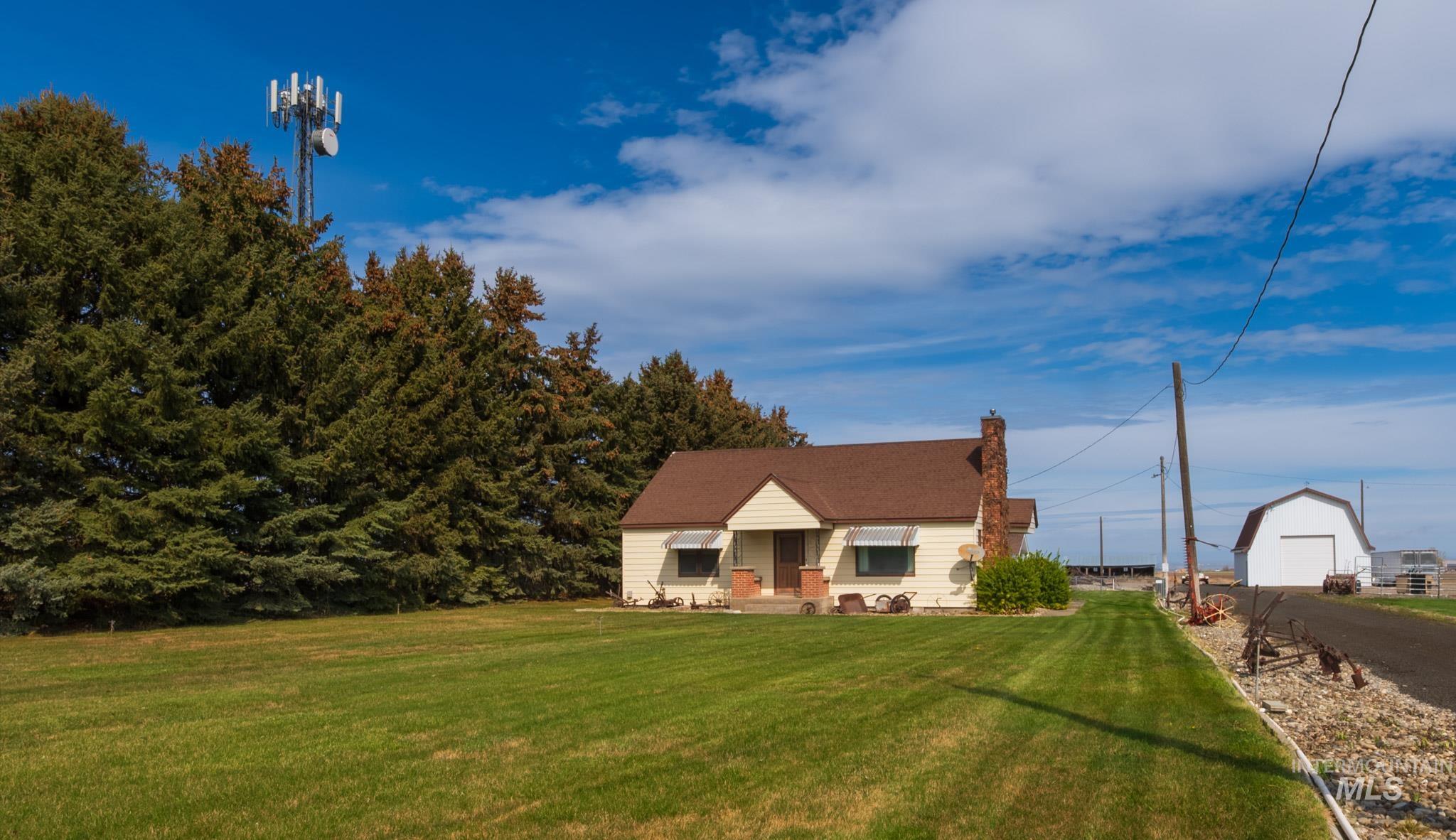 2088 E 3700 N, Filer, Idaho 83328, 3 Bedrooms, 1 Bathroom, Residential For Sale, Price $575,000,MLS 98980094