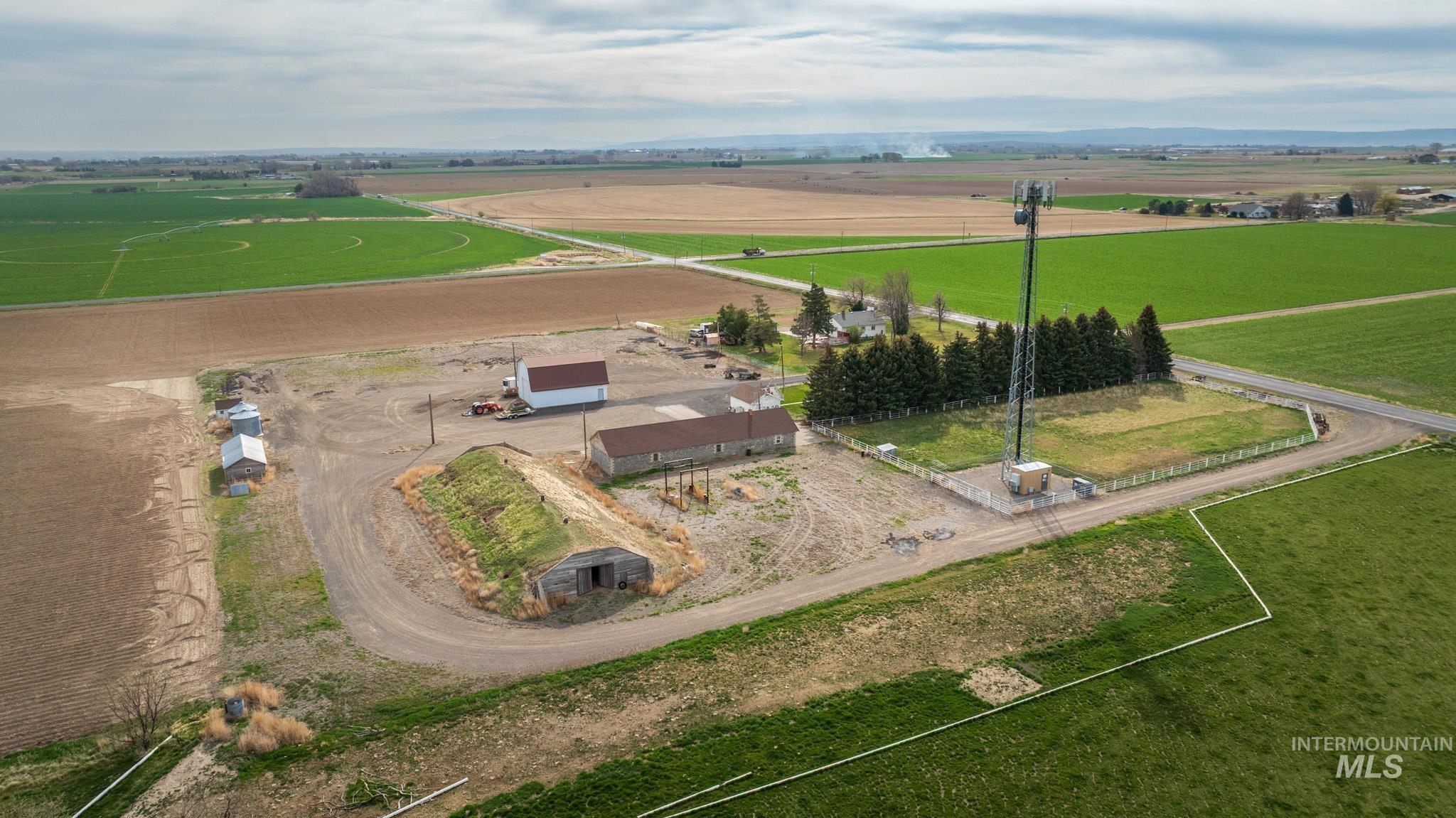 2088 E 3700 N, Filer, Idaho 83328, 3 Bedrooms, 1 Bathroom, Residential For Sale, Price $575,000,MLS 98980094