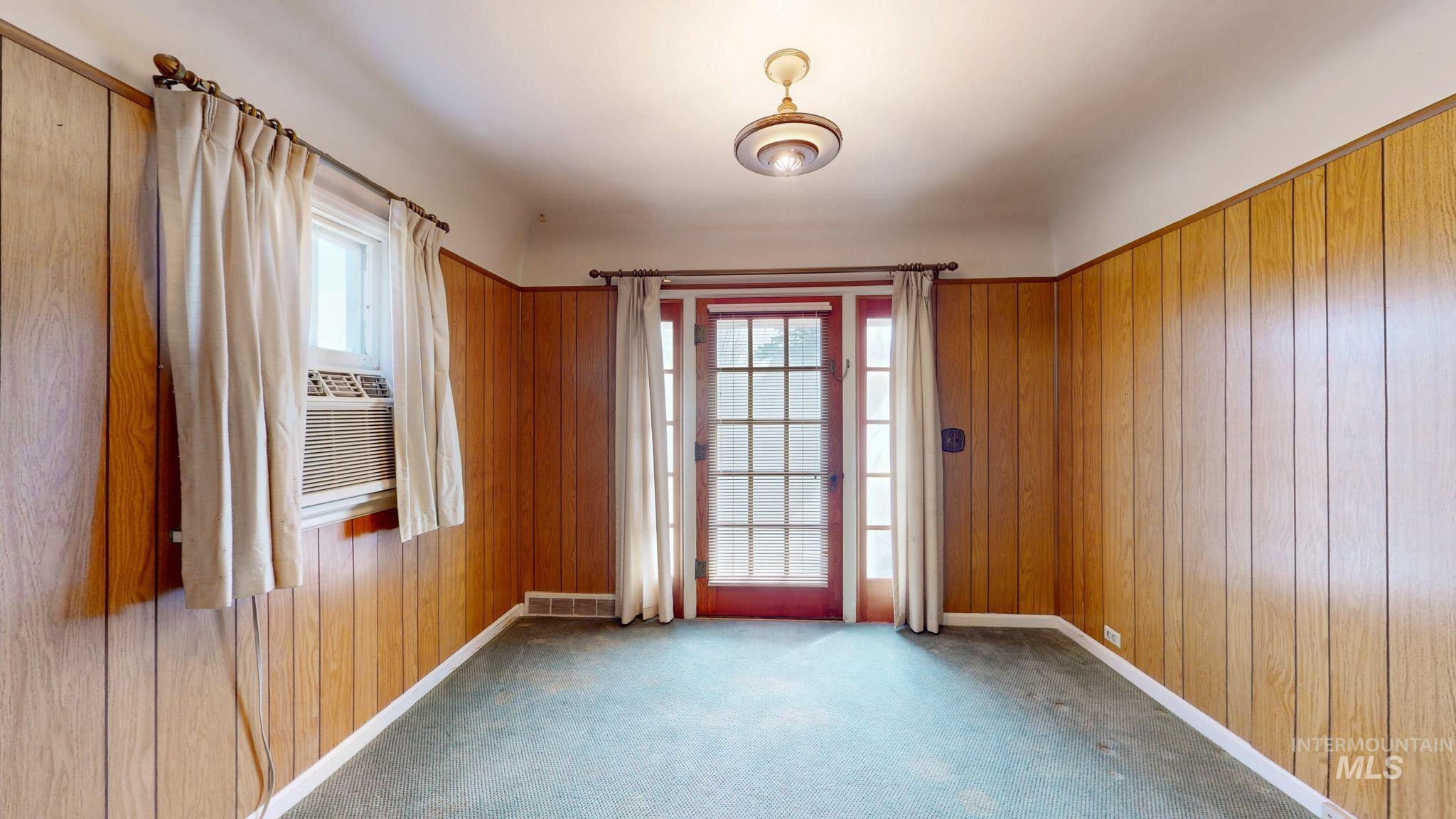 2088 E 3700 N, Filer, Idaho 83328, 3 Bedrooms, 1 Bathroom, Residential For Sale, Price $575,000,MLS 98980094