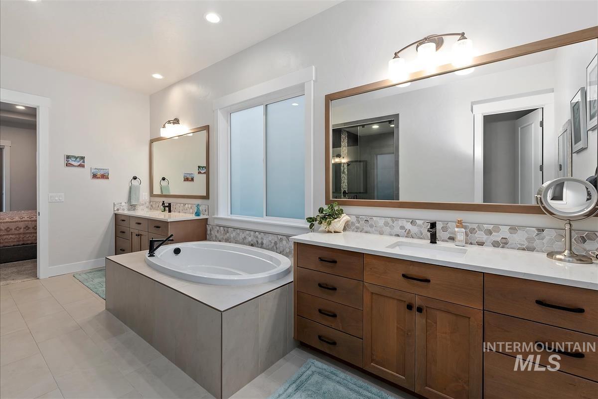 3413 N Hosta Ave, Star, Idaho 83669, 3 Bedrooms, 2.5 Bathrooms, Residential For Sale, Price $734,900,MLS 98980098