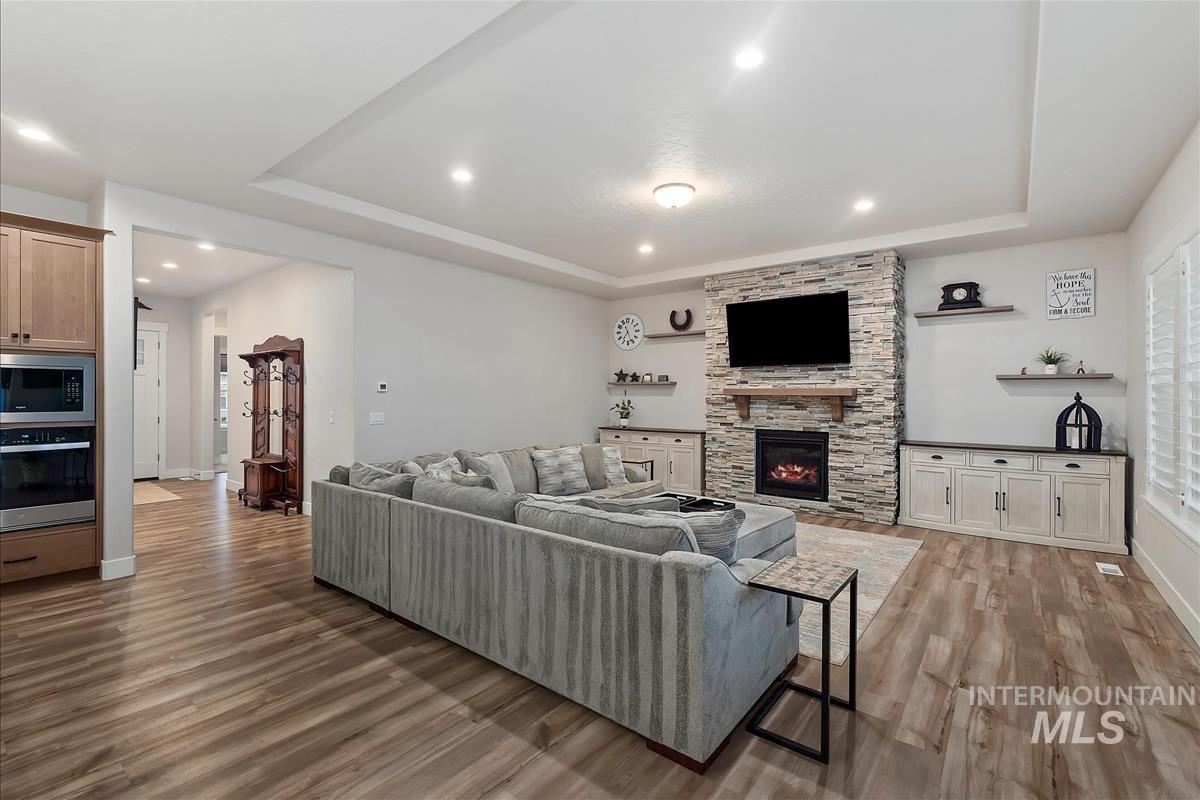 3413 N Hosta Ave, Star, Idaho 83669, 3 Bedrooms, 2.5 Bathrooms, Residential For Sale, Price $734,900,MLS 98980098