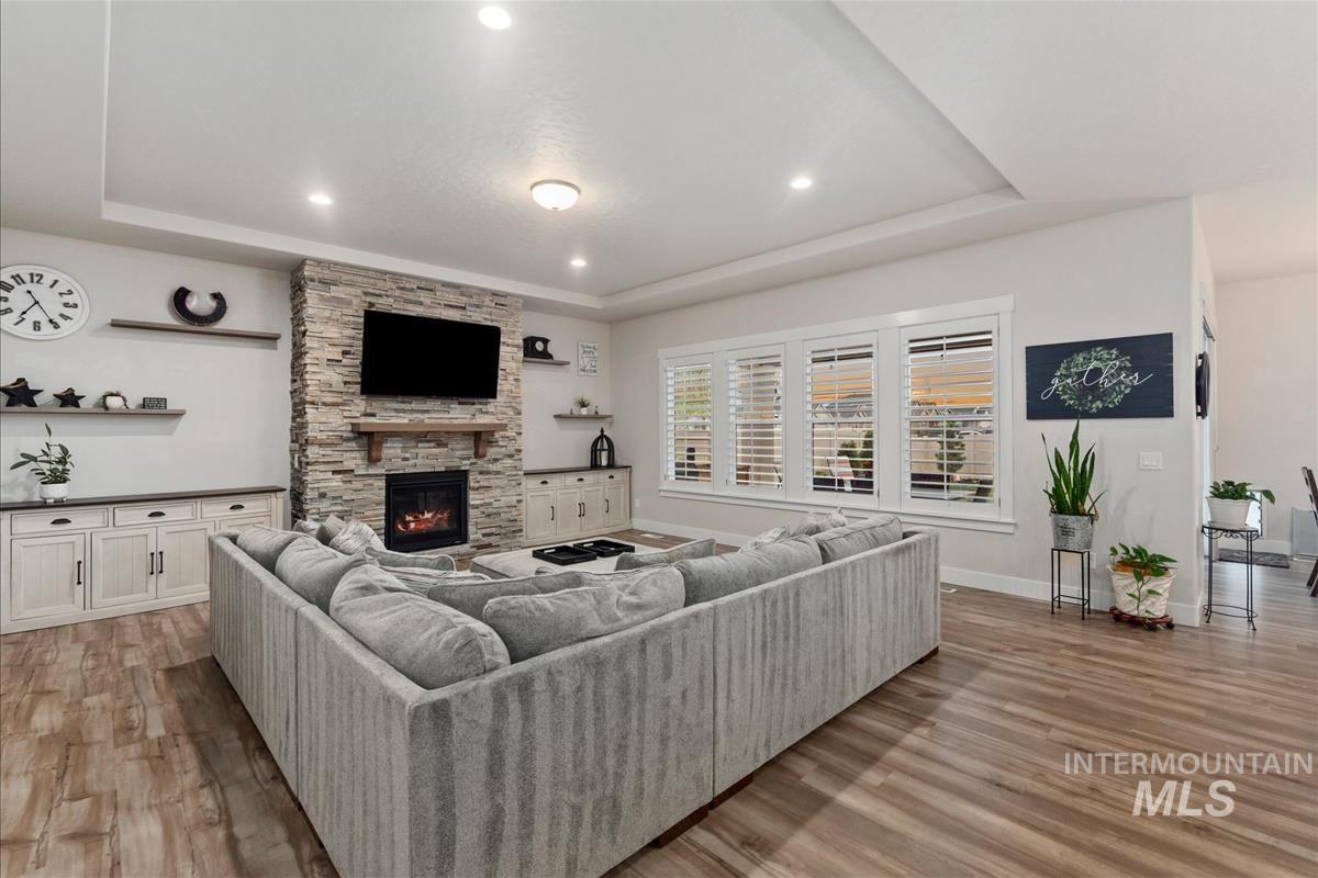 3413 N Hosta Ave, Star, Idaho 83669, 3 Bedrooms, 2.5 Bathrooms, Residential For Sale, Price $734,900,MLS 98980098