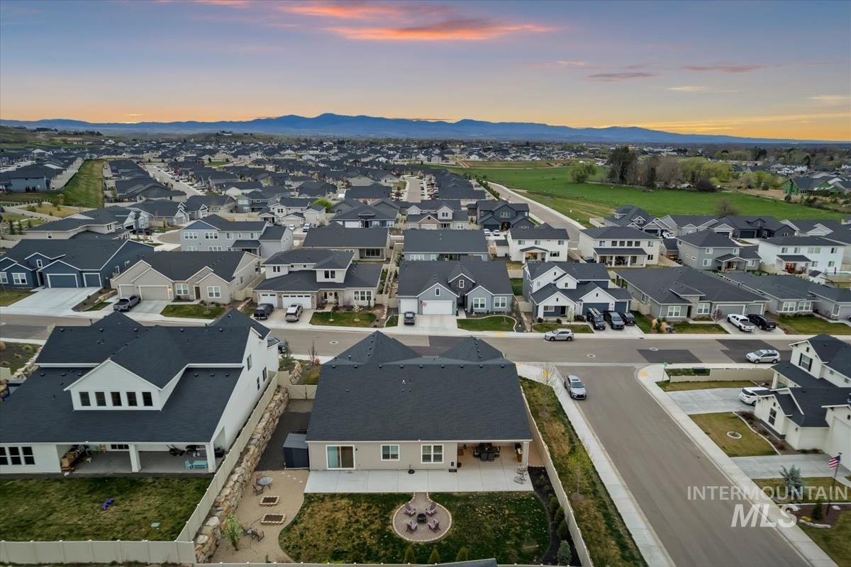 3413 N Hosta Ave, Star, Idaho 83669, 3 Bedrooms, 2.5 Bathrooms, Residential For Sale, Price $734,900,MLS 98980098