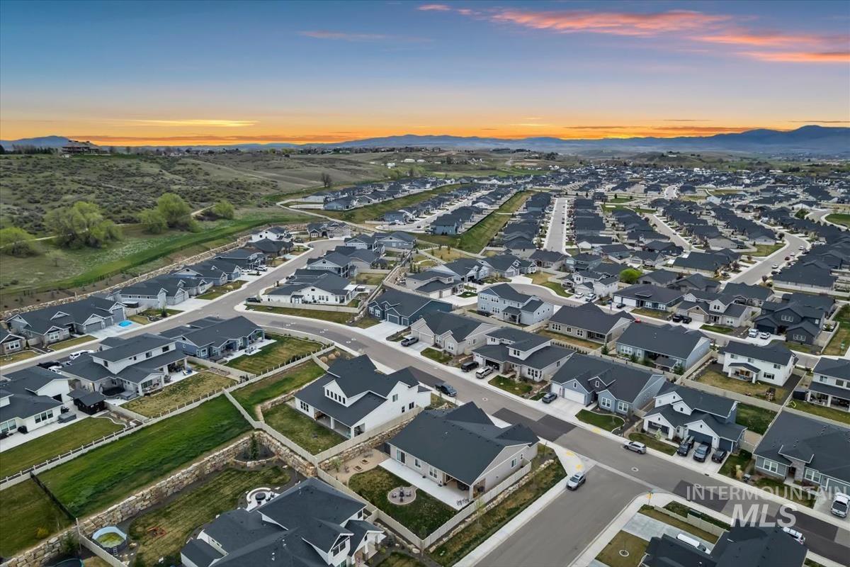 3413 N Hosta Ave, Star, Idaho 83669, 3 Bedrooms, 2.5 Bathrooms, Residential For Sale, Price $734,900,MLS 98980098