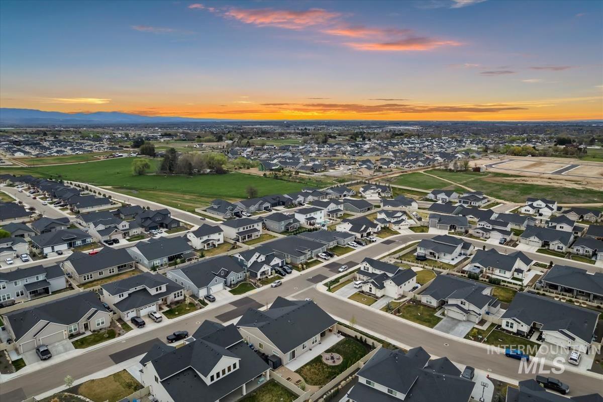 3413 N Hosta Ave, Star, Idaho 83669, 3 Bedrooms, 2.5 Bathrooms, Residential For Sale, Price $734,900,MLS 98980098