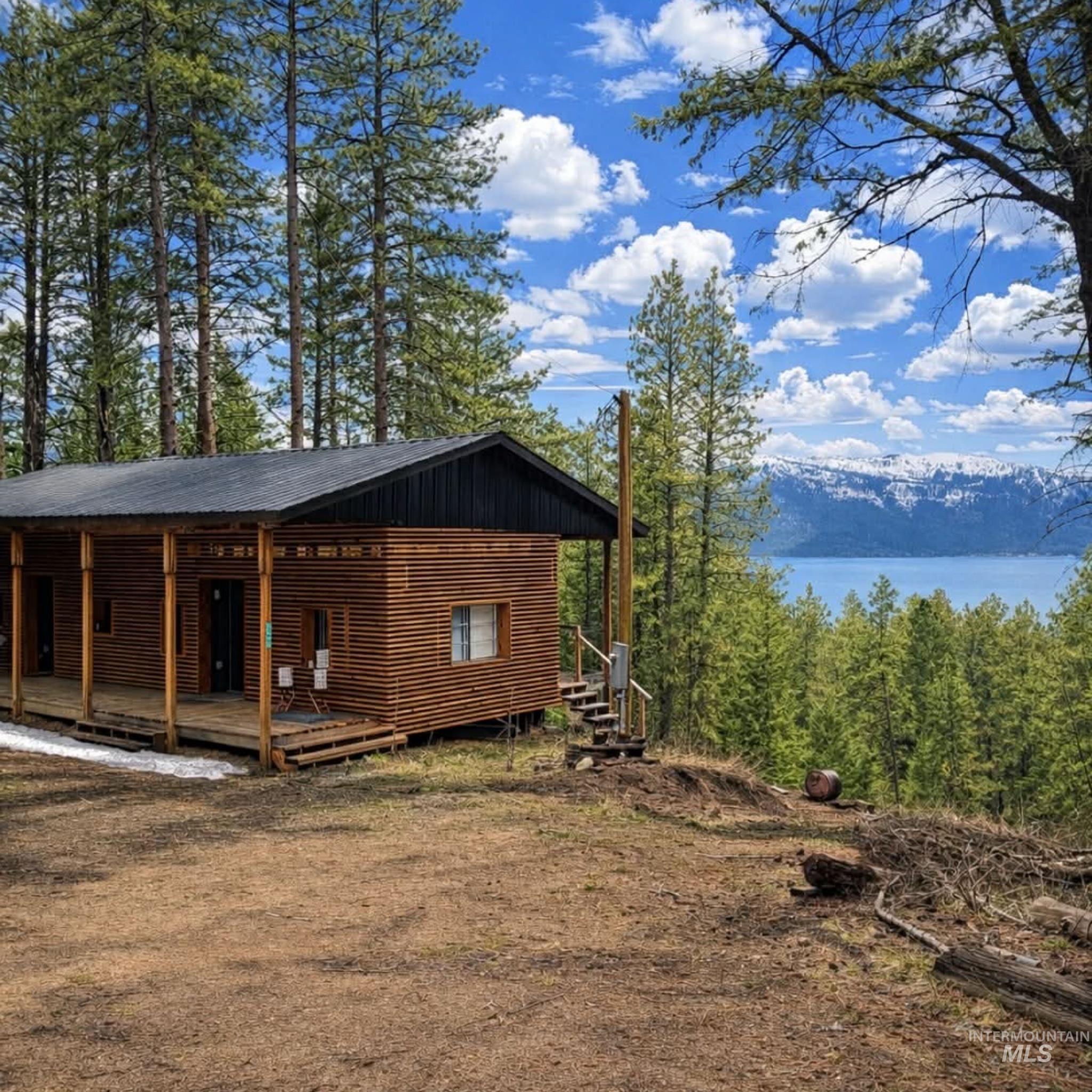 1309 Laurel Drive, Cascade, Idaho 83611, 1 Bedroom, 1 Bathroom, Residential For Sale, Price $360,000,MLS 98980104