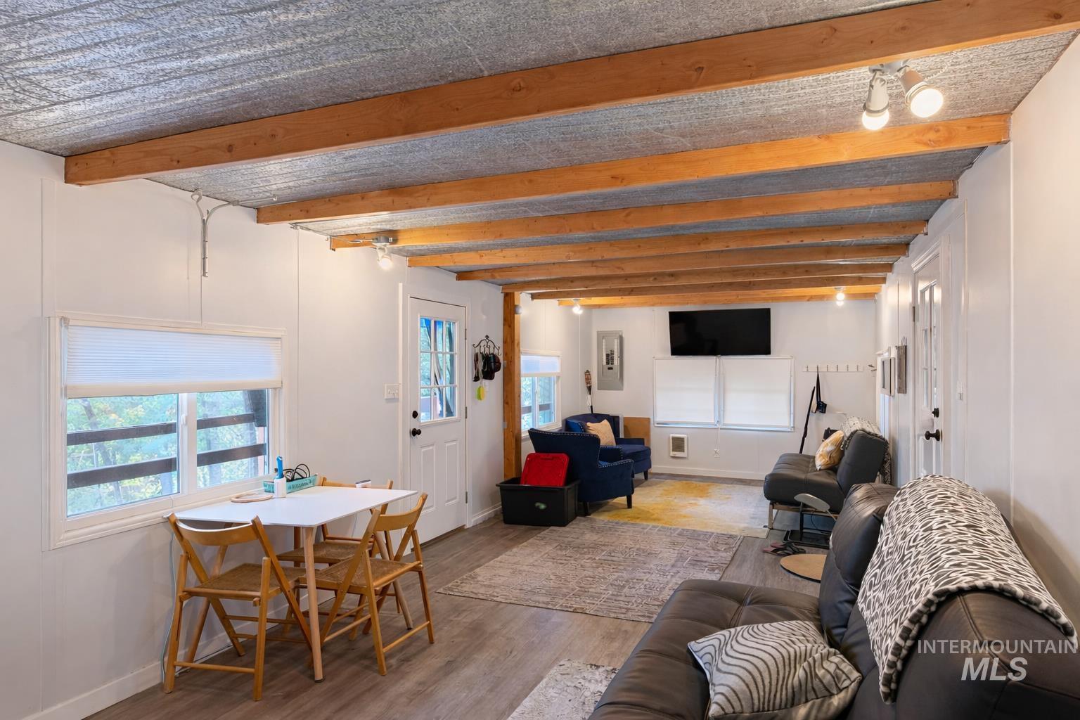 1309 Laurel Drive, Cascade, Idaho 83611, 1 Bedroom, 1 Bathroom, Residential For Sale, Price $360,000,MLS 98980104