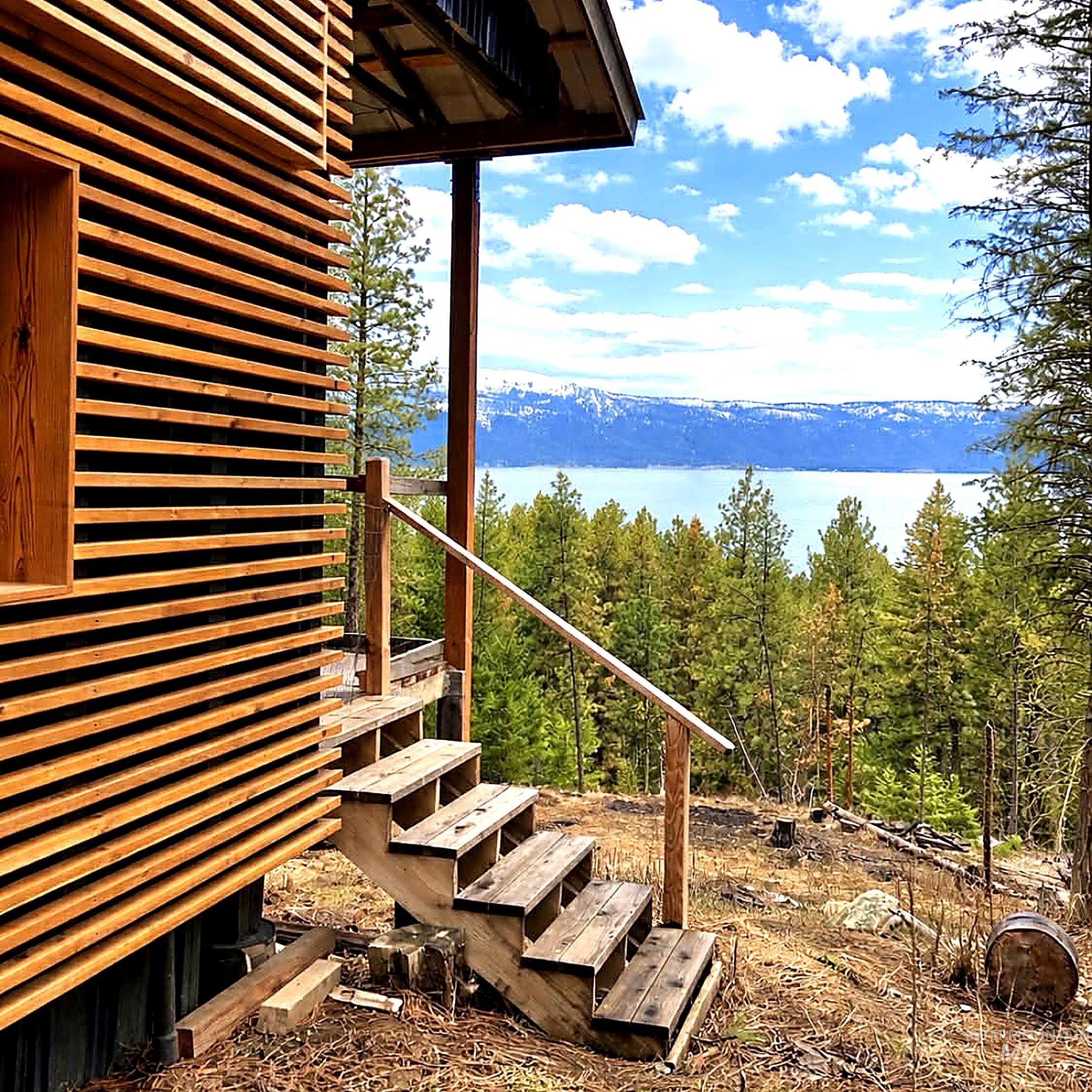 1309 Laurel Drive, Cascade, Idaho 83611, 1 Bedroom, 1 Bathroom, Residential For Sale, Price $360,000,MLS 98980104