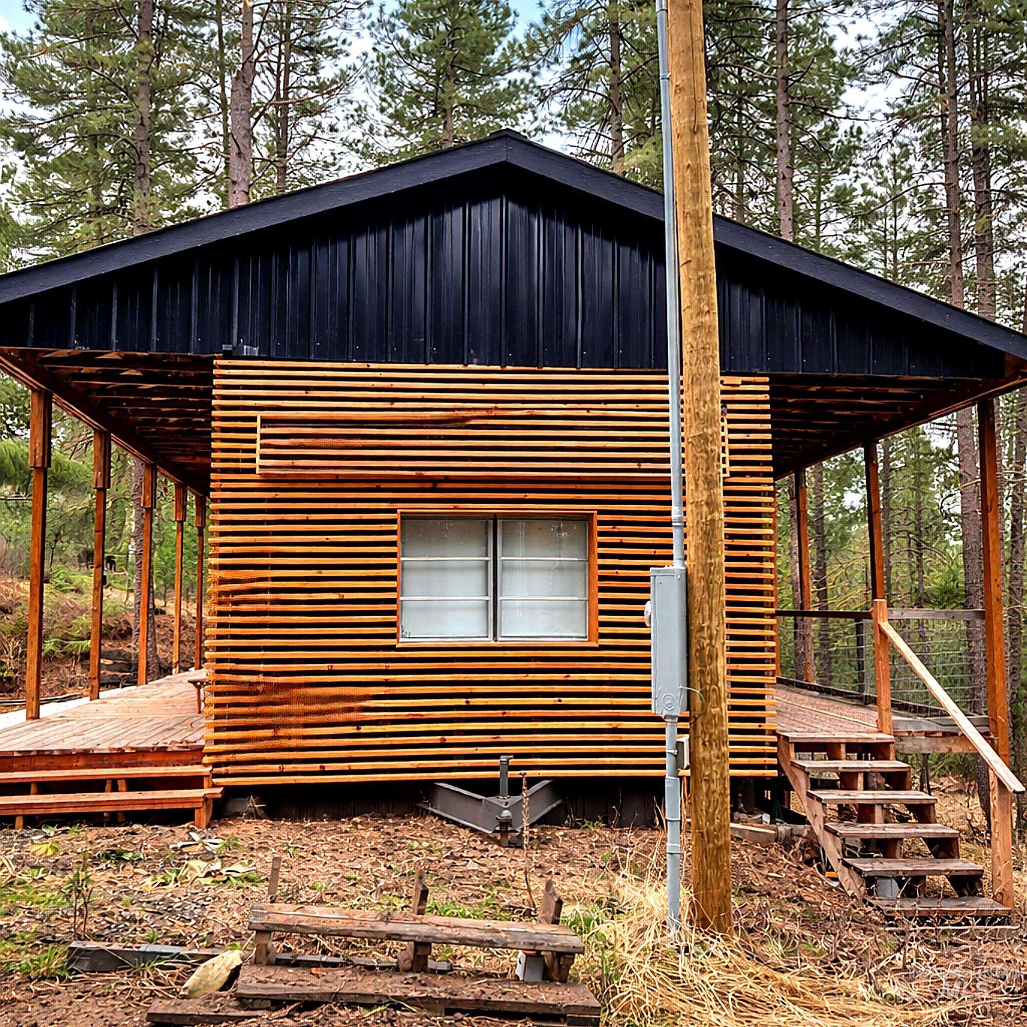 1309 Laurel Drive, Cascade, Idaho 83611, 1 Bedroom, 1 Bathroom, Residential For Sale, Price $360,000,MLS 98980104