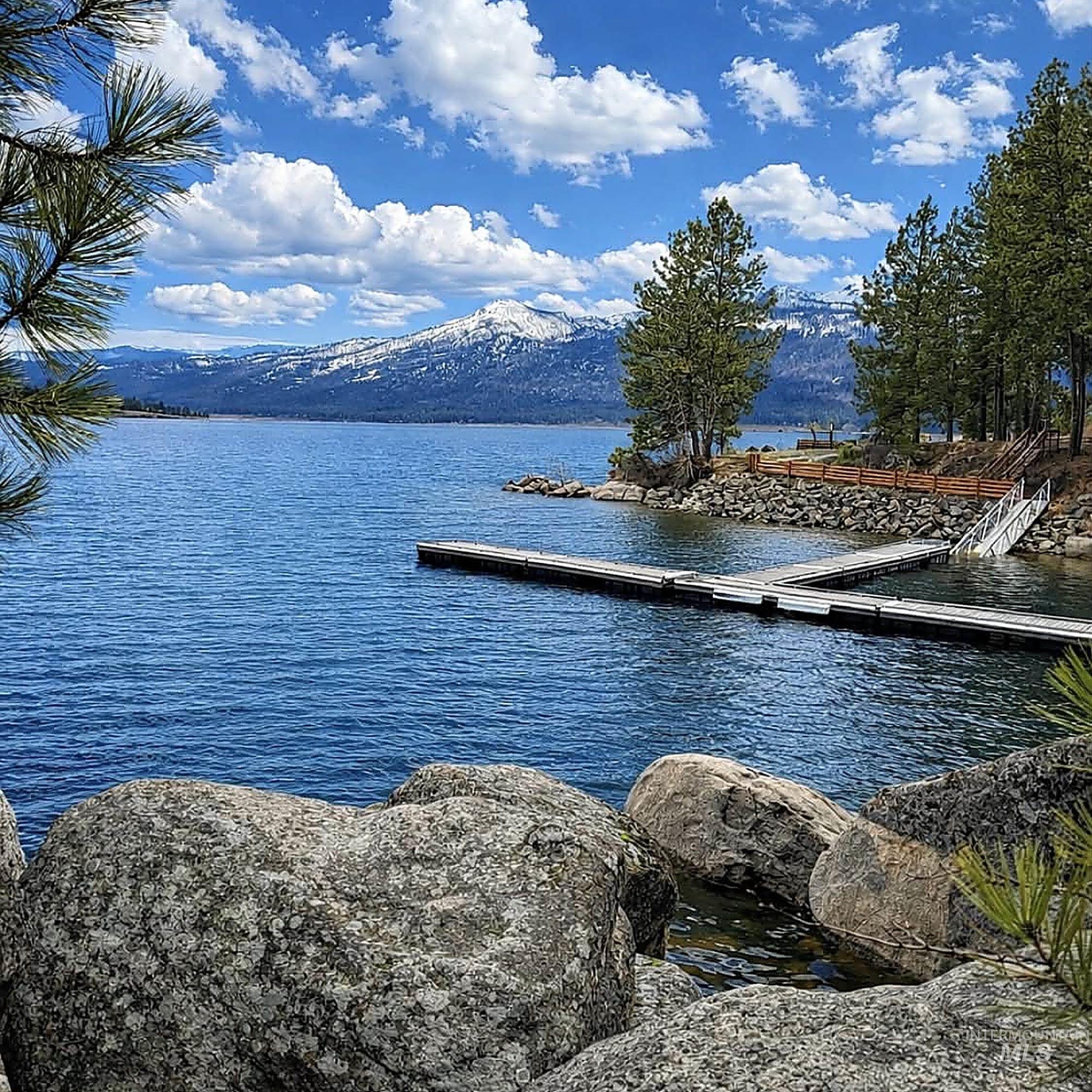 1309 Laurel Drive, Cascade, Idaho 83611, 1 Bedroom, 1 Bathroom, Residential For Sale, Price $360,000,MLS 98980104